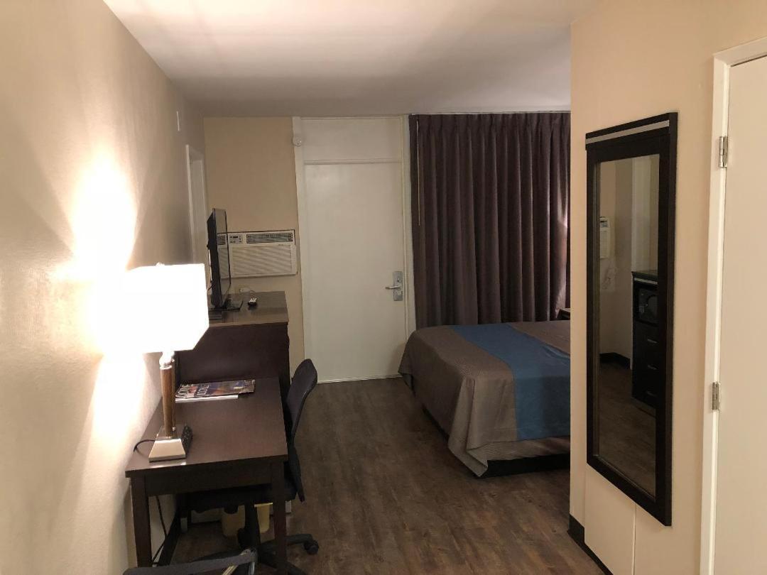 Inn Of Long Beach photo 2
