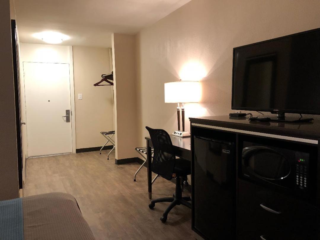 Inn Of Long Beach photo 15