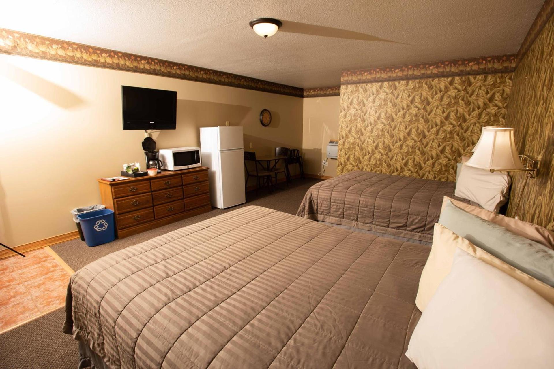 Blue Spruce Motel photo 51