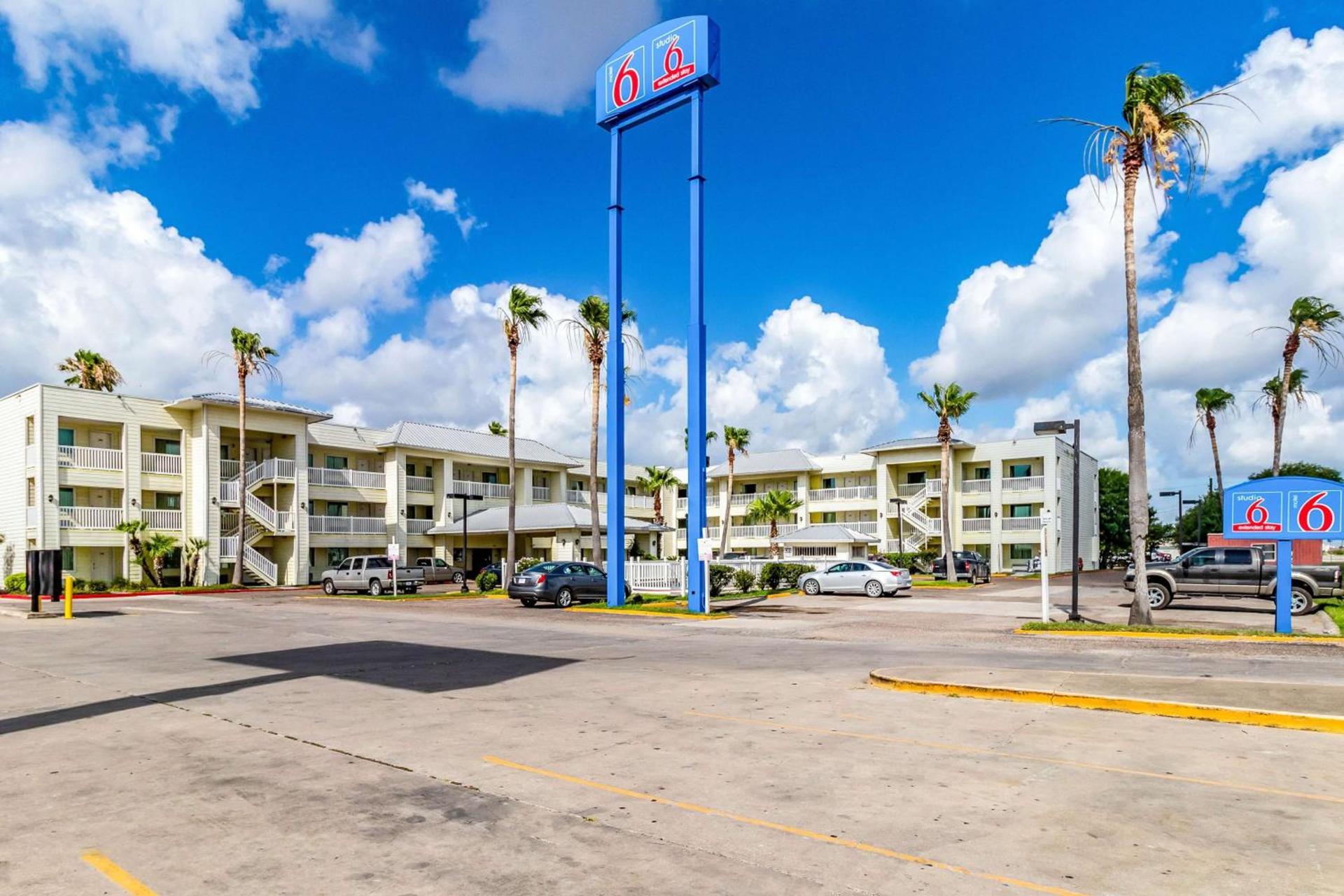 Motel 6 Corpus Christi, TX - North photo 3