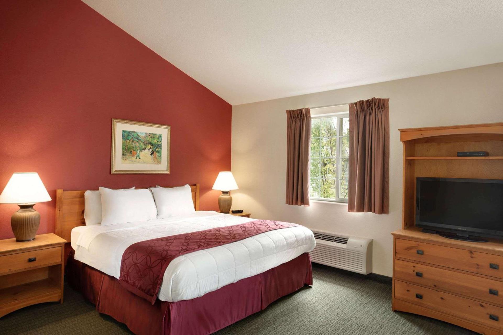 Baymont by Wyndham Wichita East photo 68