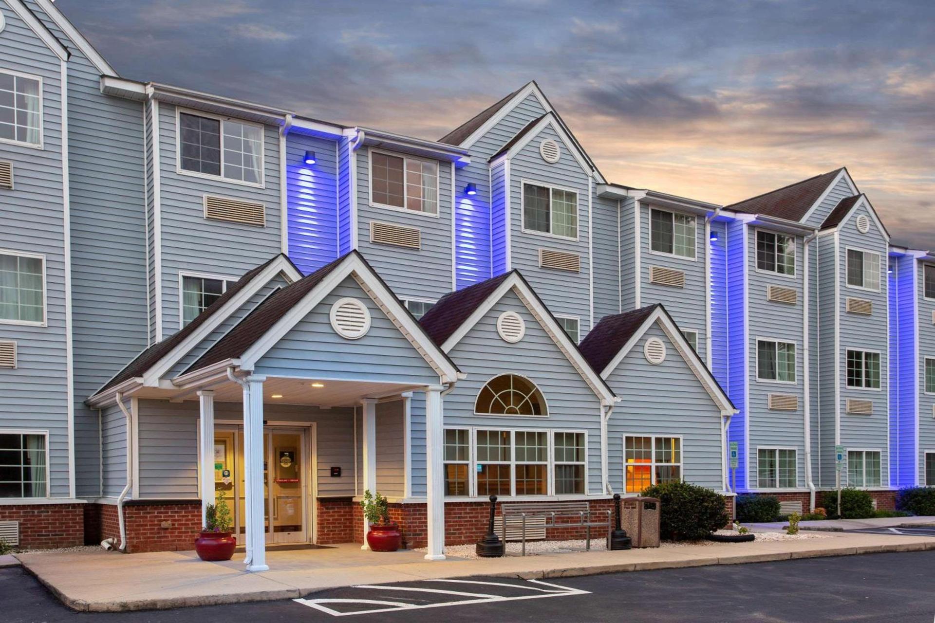 Microtel Inn & Suites by Wyndham Lillington/Campbell University photo 1