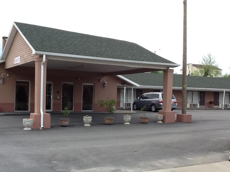 Caronoda Motel — hotel in Central City