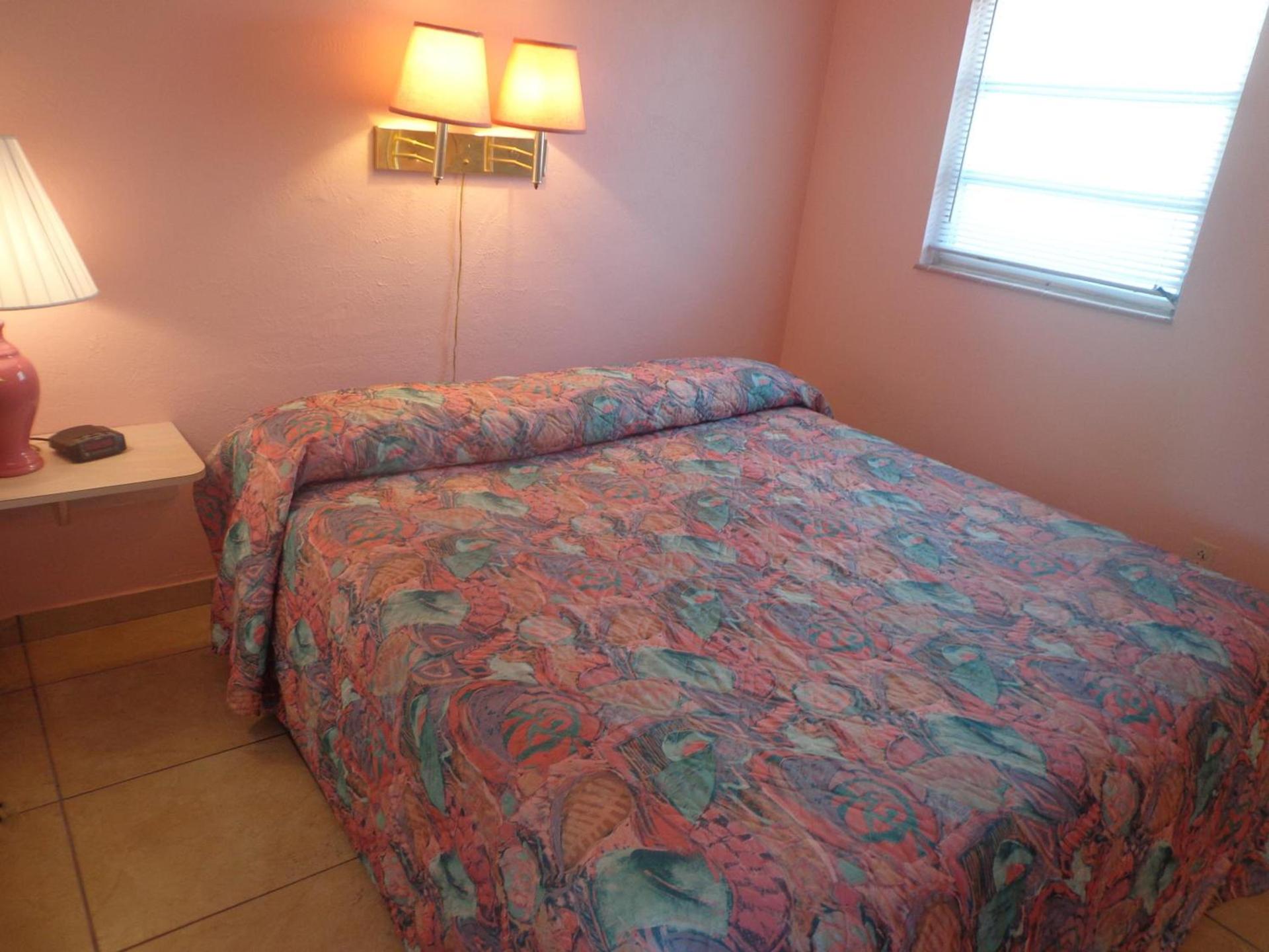 Caprice Motel - Wildwood photo 4