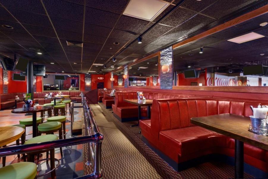 Ramada by Wyndham Rochelle Park Near Paramus photo 33