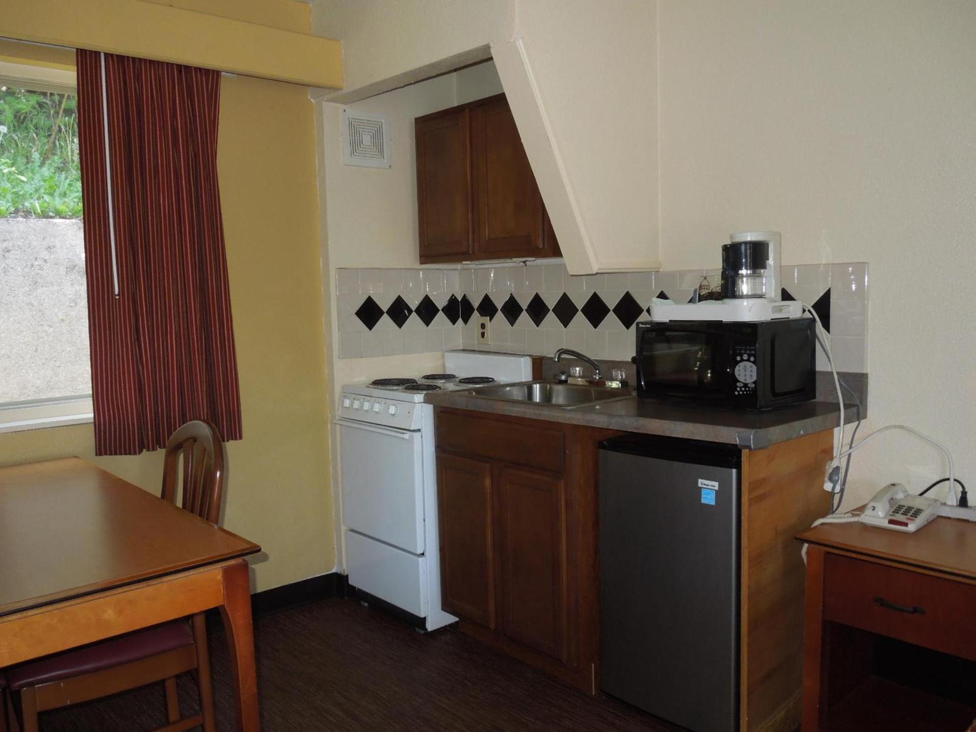 Monticello Motel photo 41