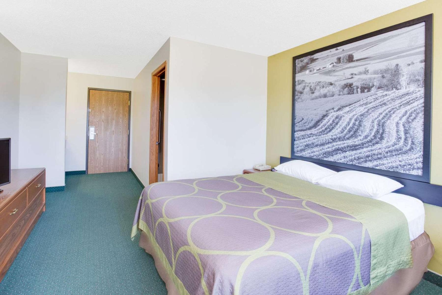 Super 8 by Wyndham Oelwein photo 23