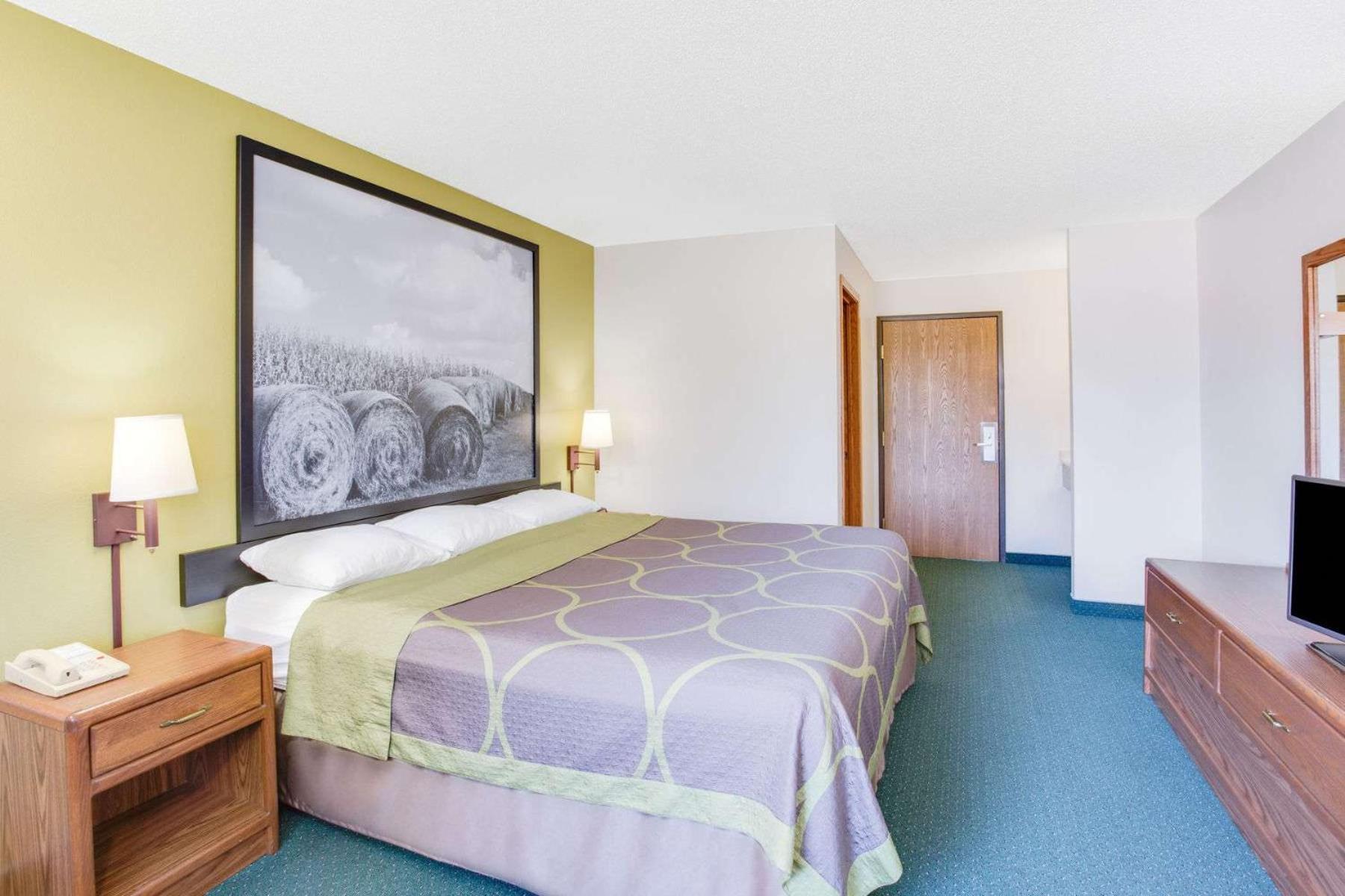 Super 8 by Wyndham Oelwein photo 24