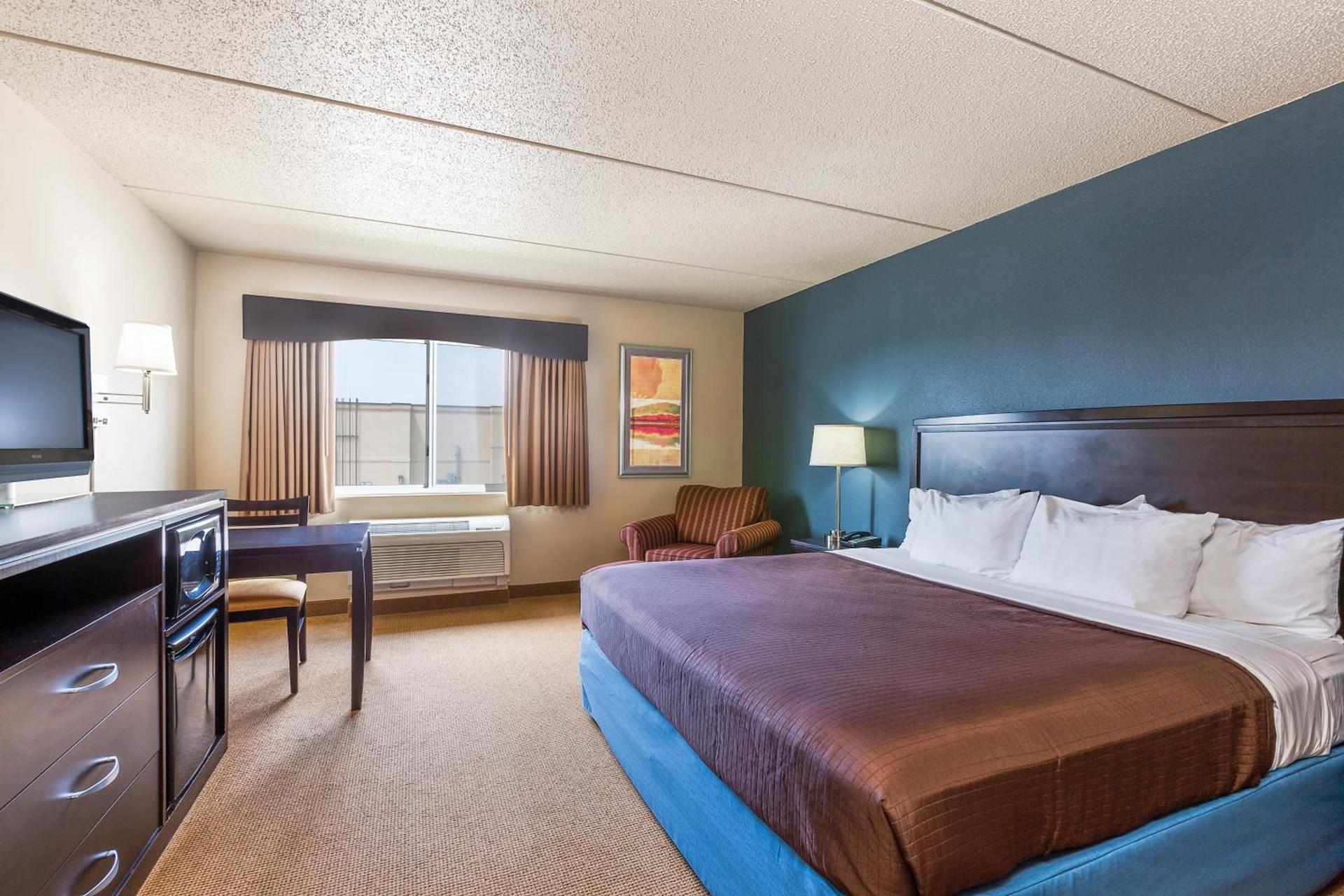 AmericInn by Wyndham Monmouth photo 15