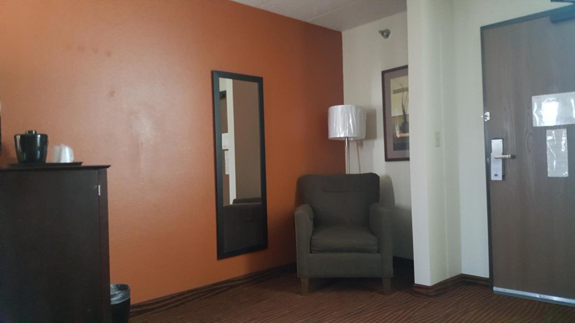 AmericInn by Wyndham Muscatine photo 27