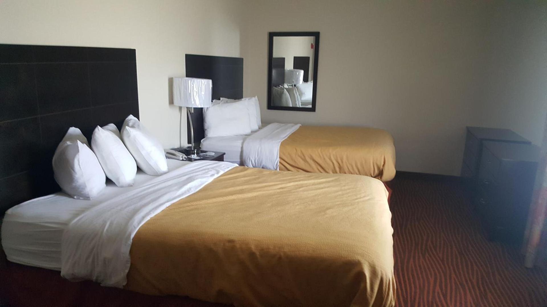 AmericInn by Wyndham Muscatine photo 23