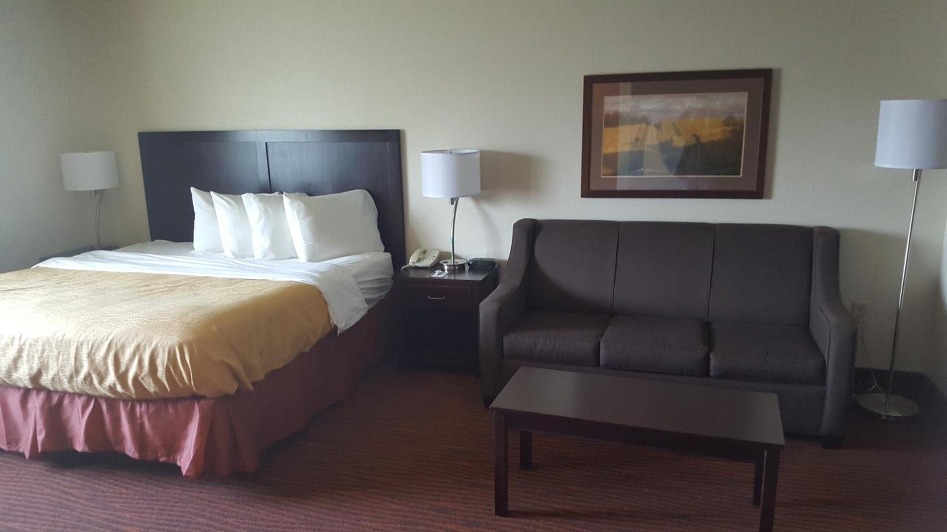 AmericInn by Wyndham Muscatine photo 21