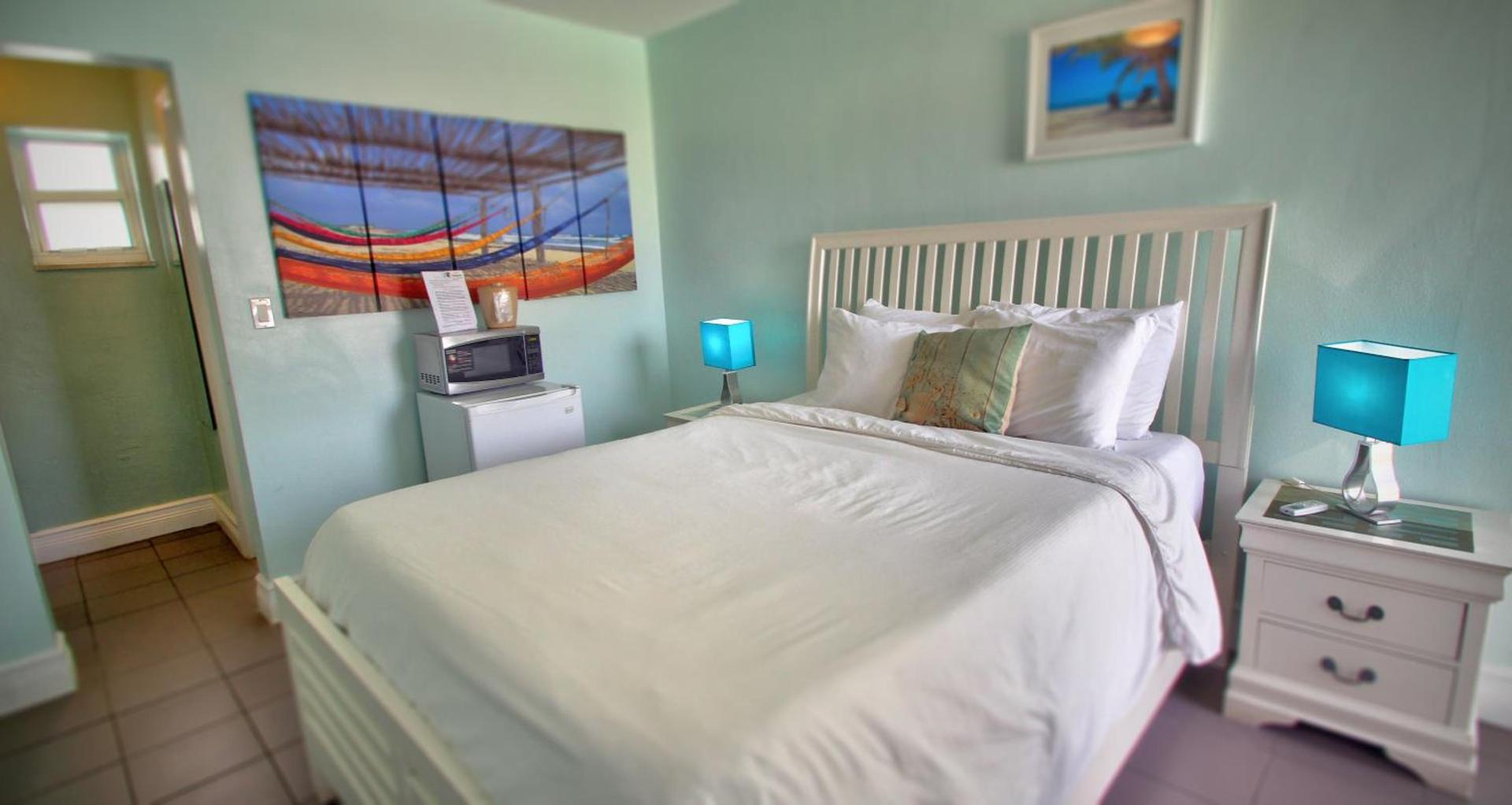 Hollywood Beachside Boutique Suite photo 26