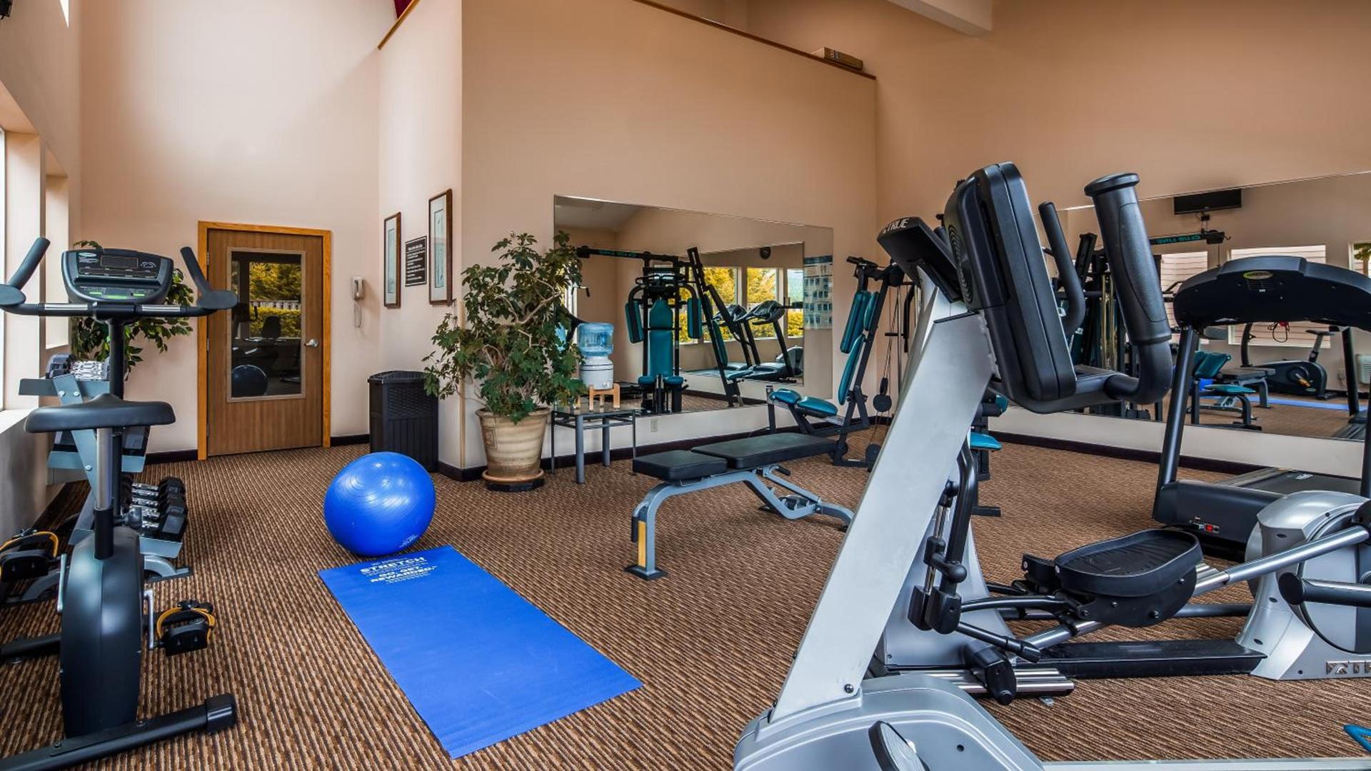 Best Western Plus Landmark Inn photo 60