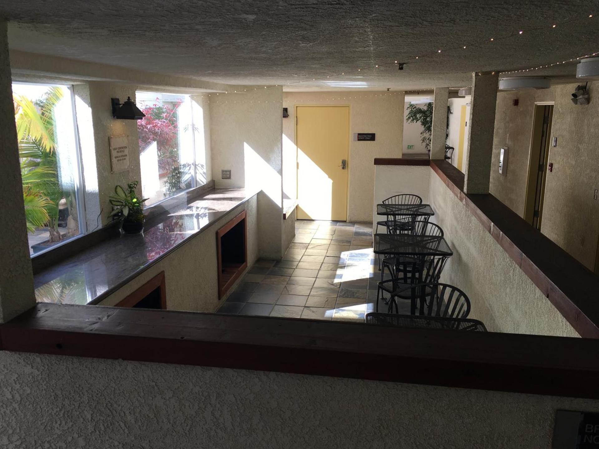 Airport Inn photo 22