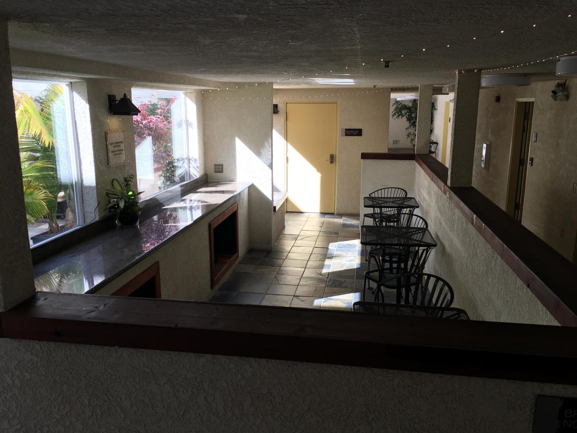Airport Inn photo 23