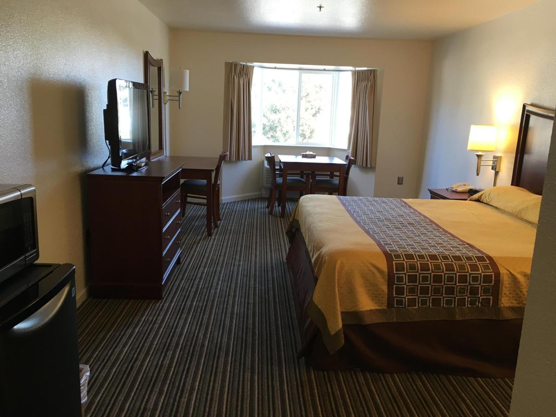 Airport Inn photo 25