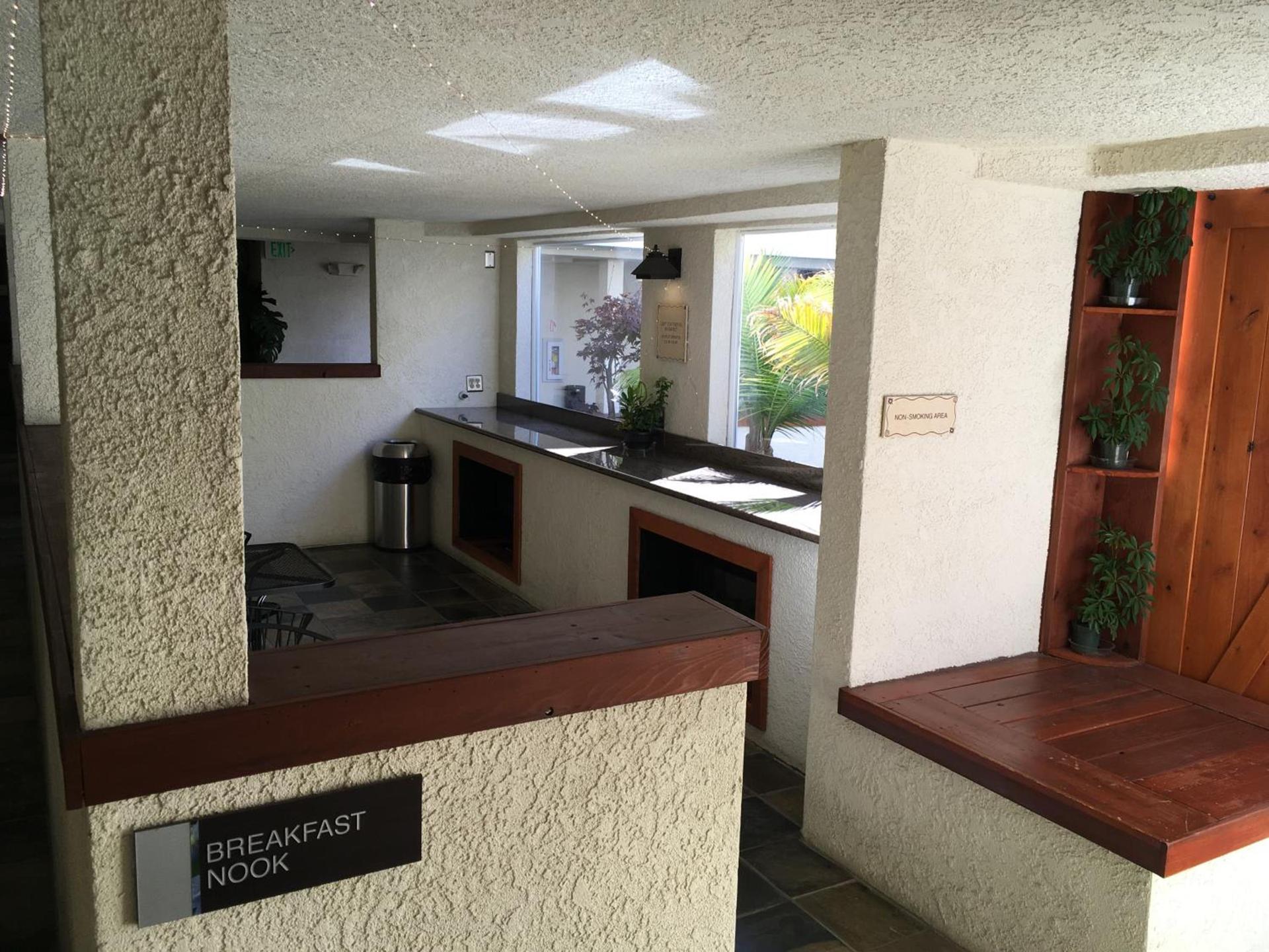 Airport Inn photo 32