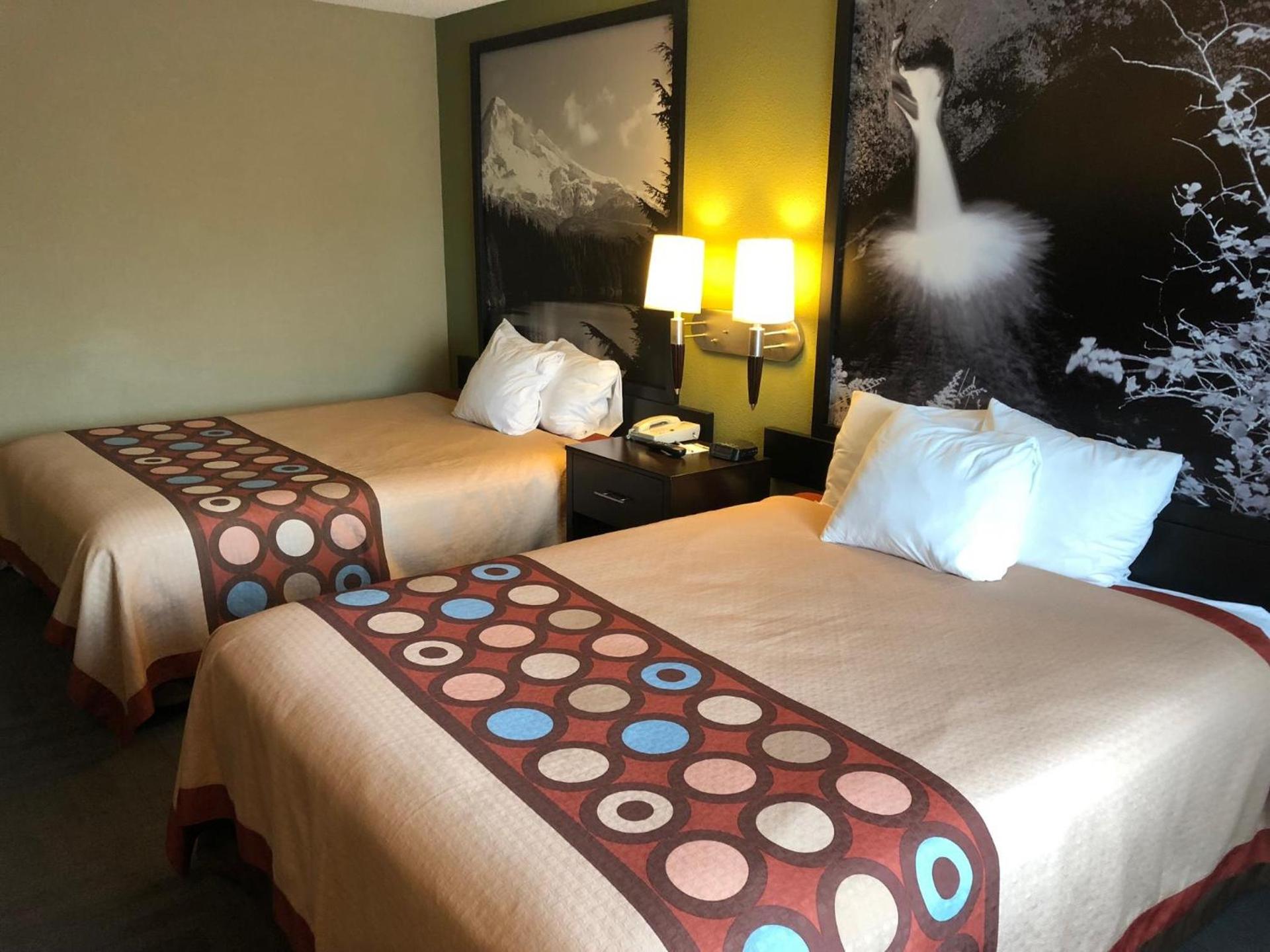 Super 8 by Wyndham LaGrande photo 19