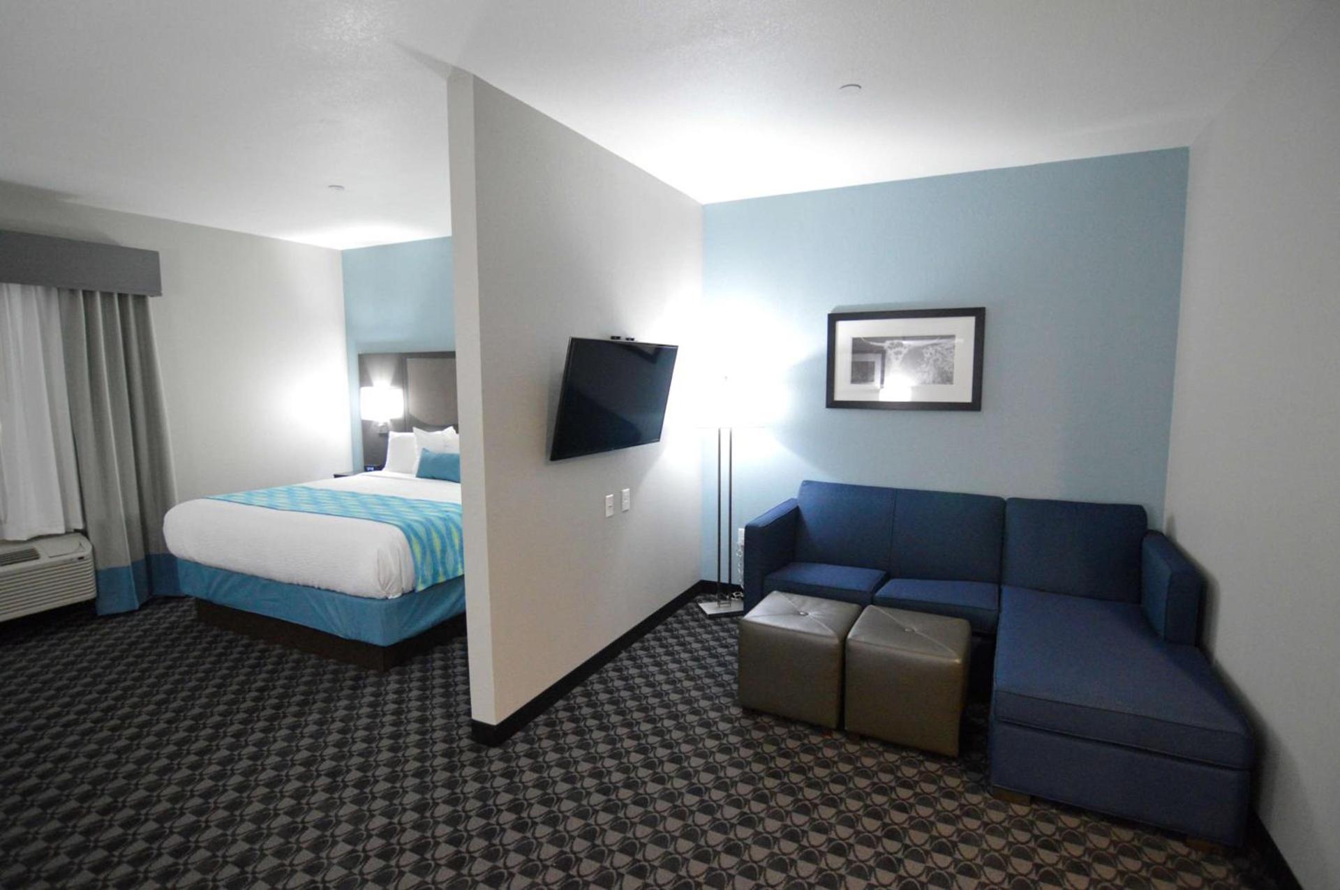 Best Western Plus Waller Hotel photo 11