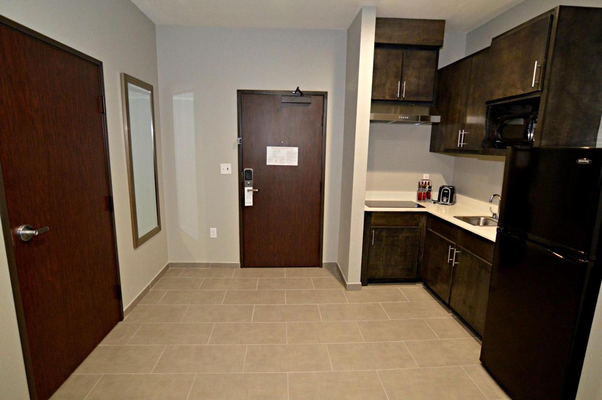 Best Western Plus Waller Hotel photo 13