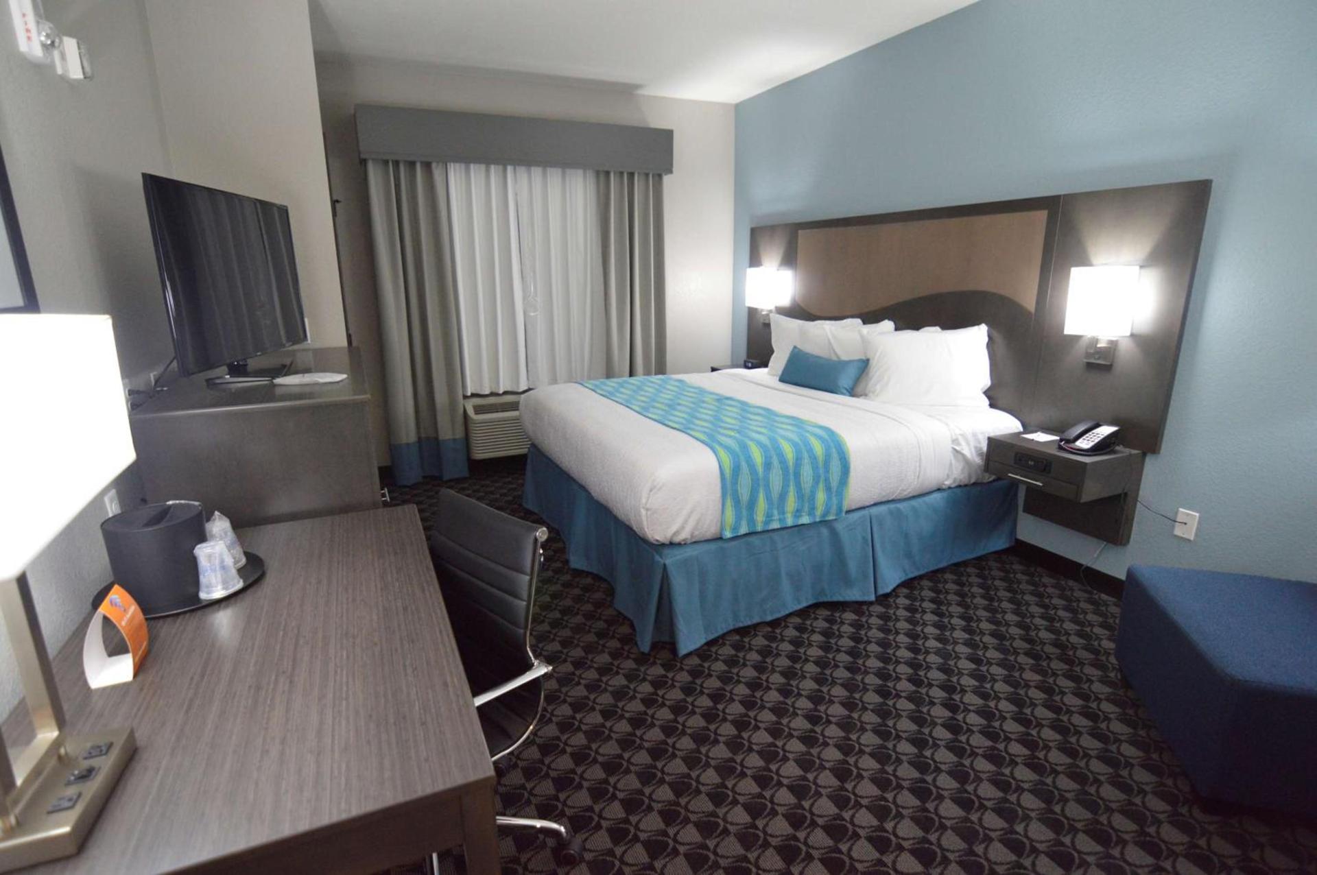 Best Western Plus Waller Hotel photo 23