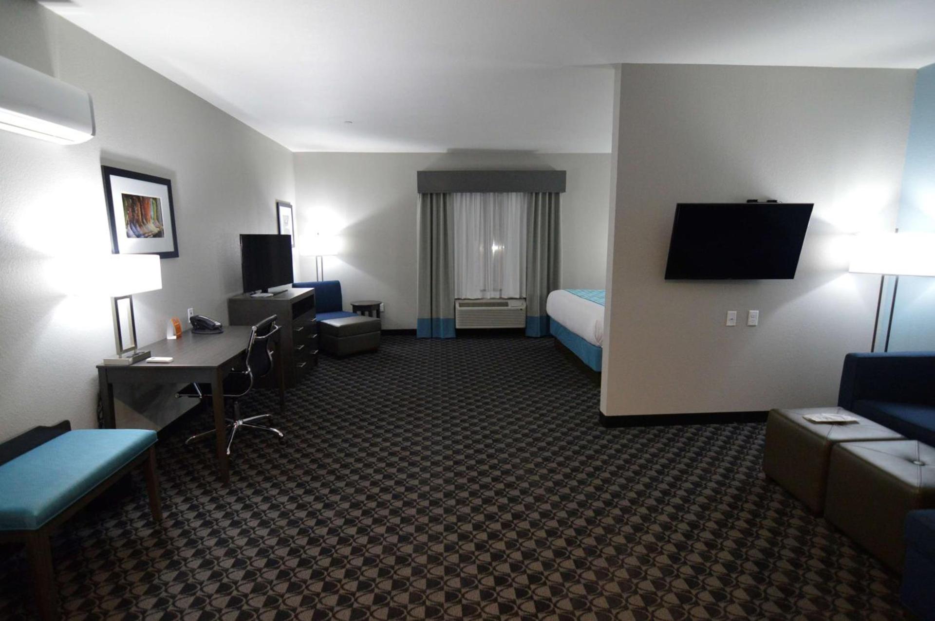 Best Western Plus Waller Hotel photo 12
