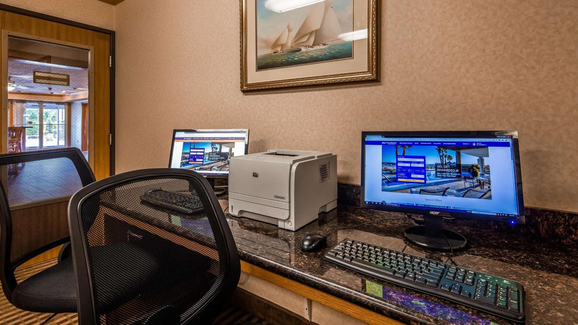 Best Western Plus Landmark Inn photo 45
