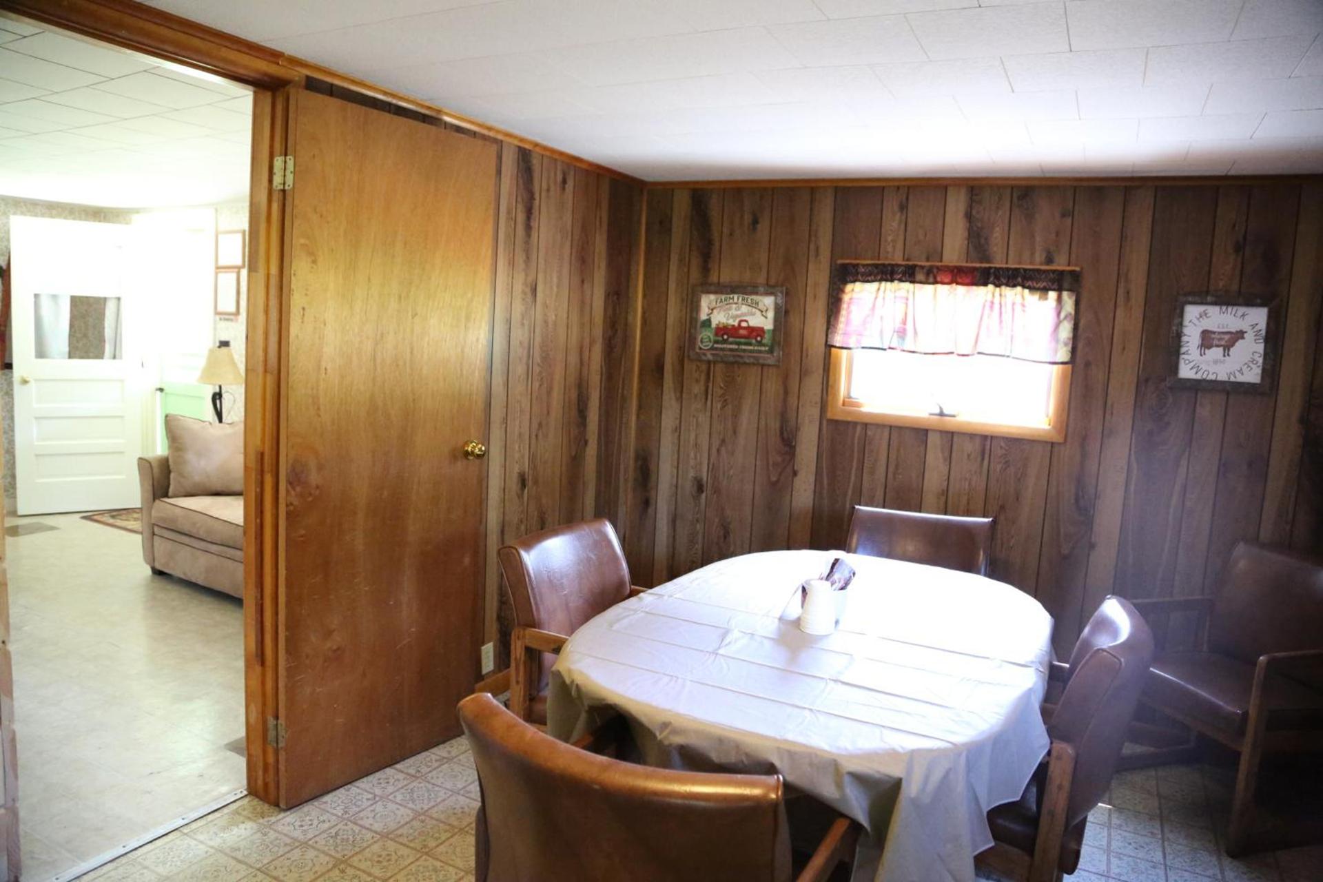 Rowe's Adirondack Cabins of Schroon Lake photo 11