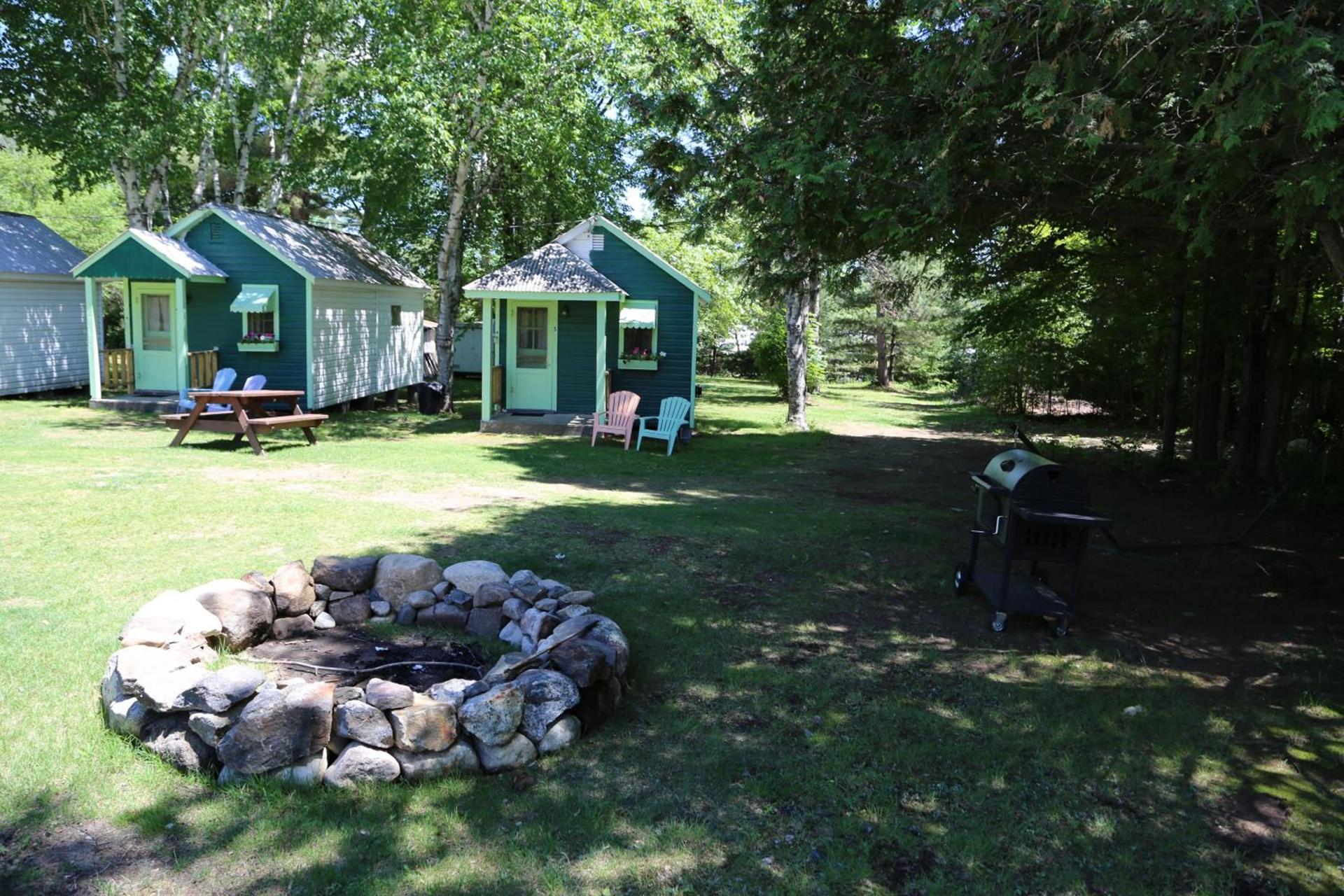 Rowe's Adirondack Cabins of Schroon Lake photo 14