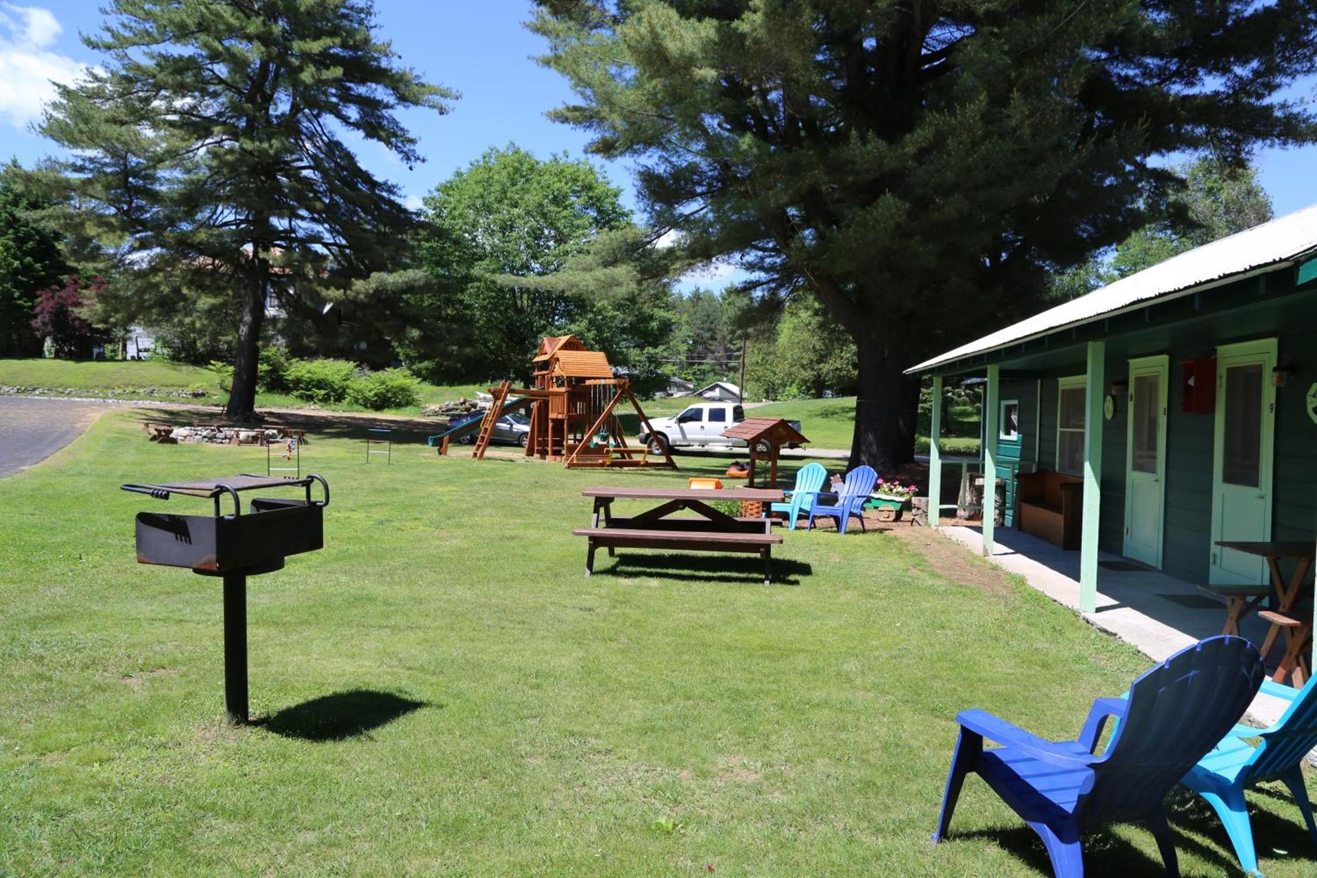 Rowe's Adirondack Cabins of Schroon Lake photo 16