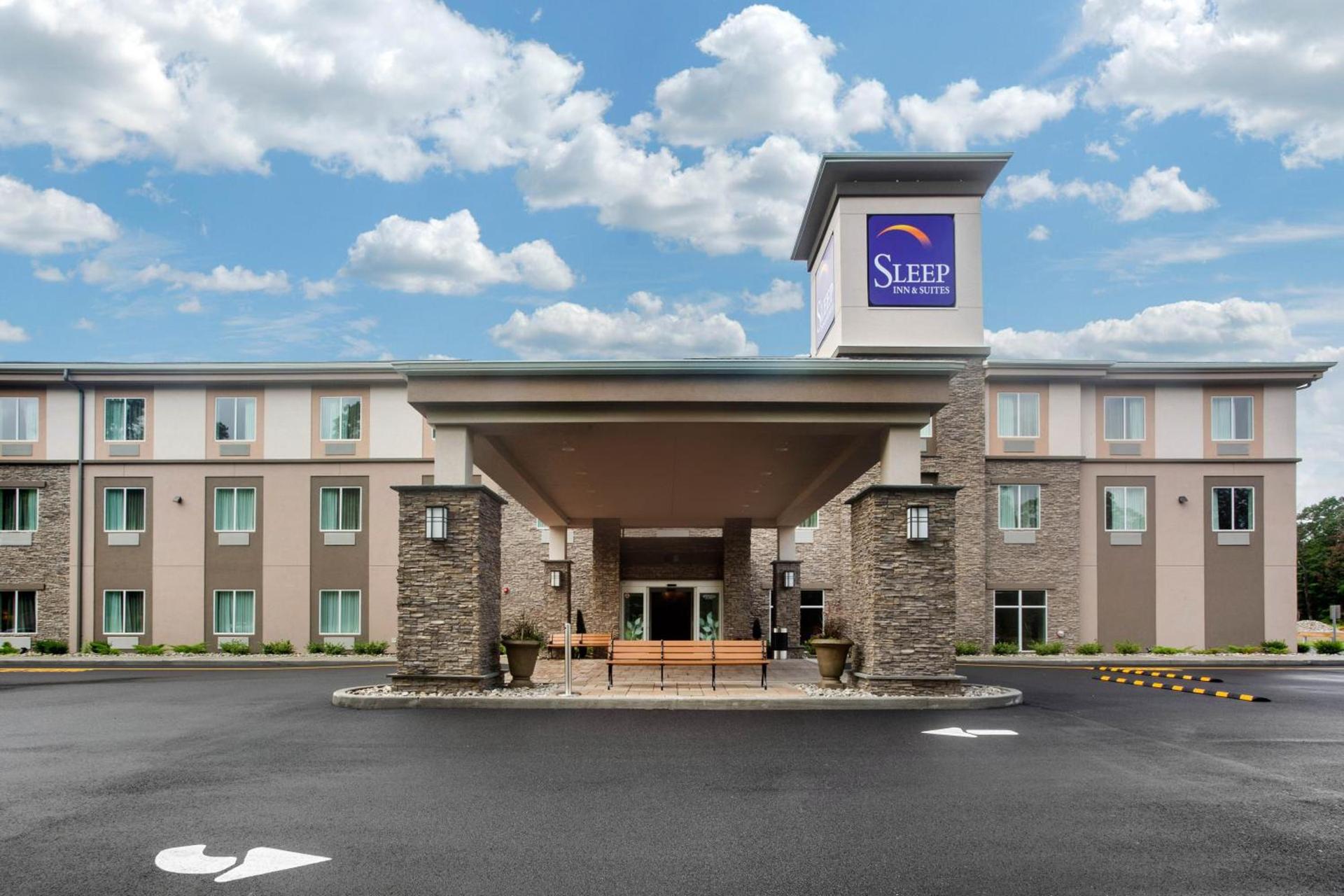 Sleep Inn & Suites Monroe - Woodbury photo 2