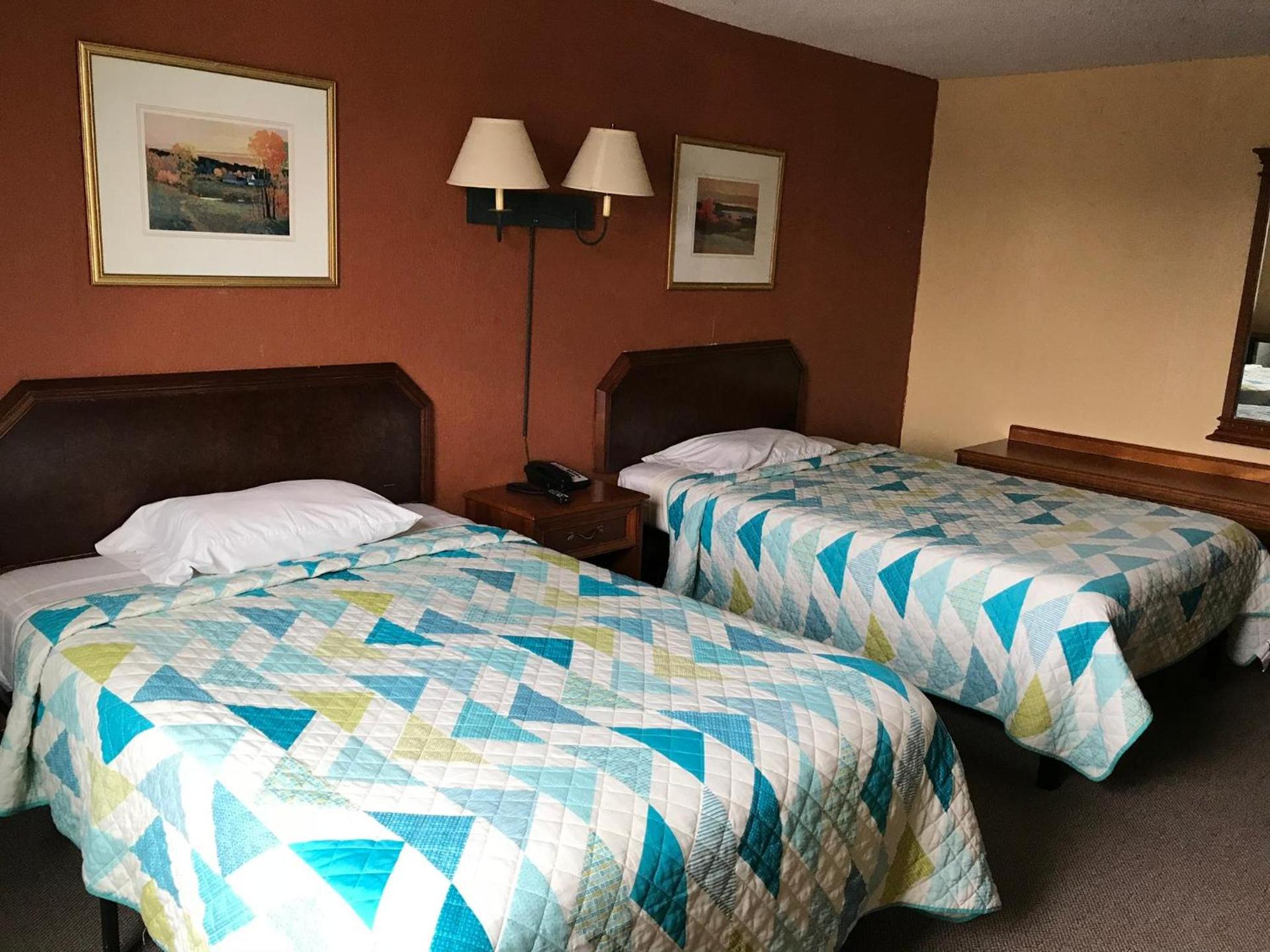 Economy Inn photo 1