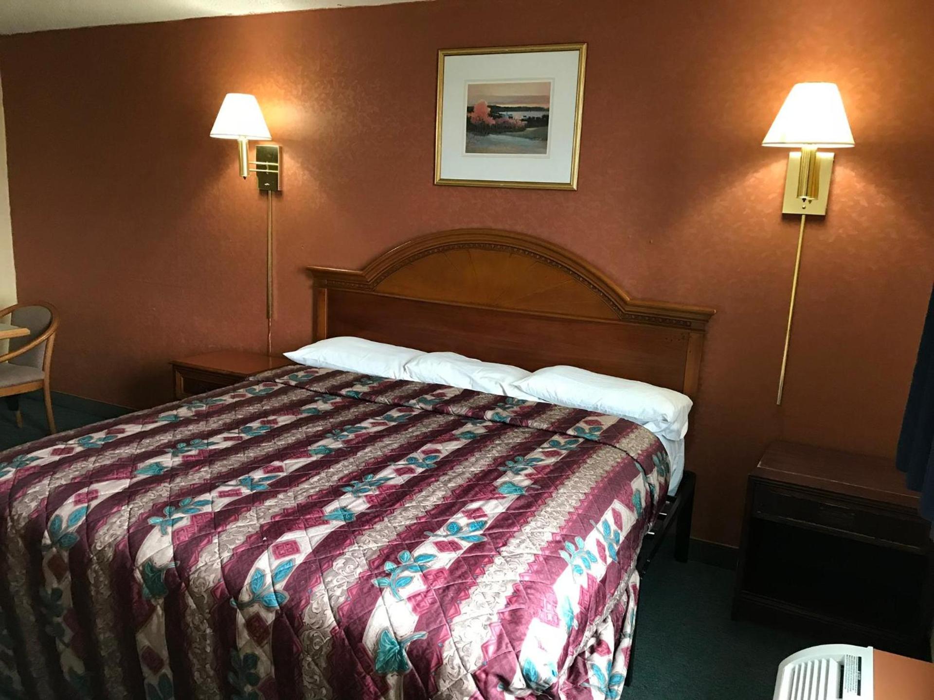 Economy Inn photo 5