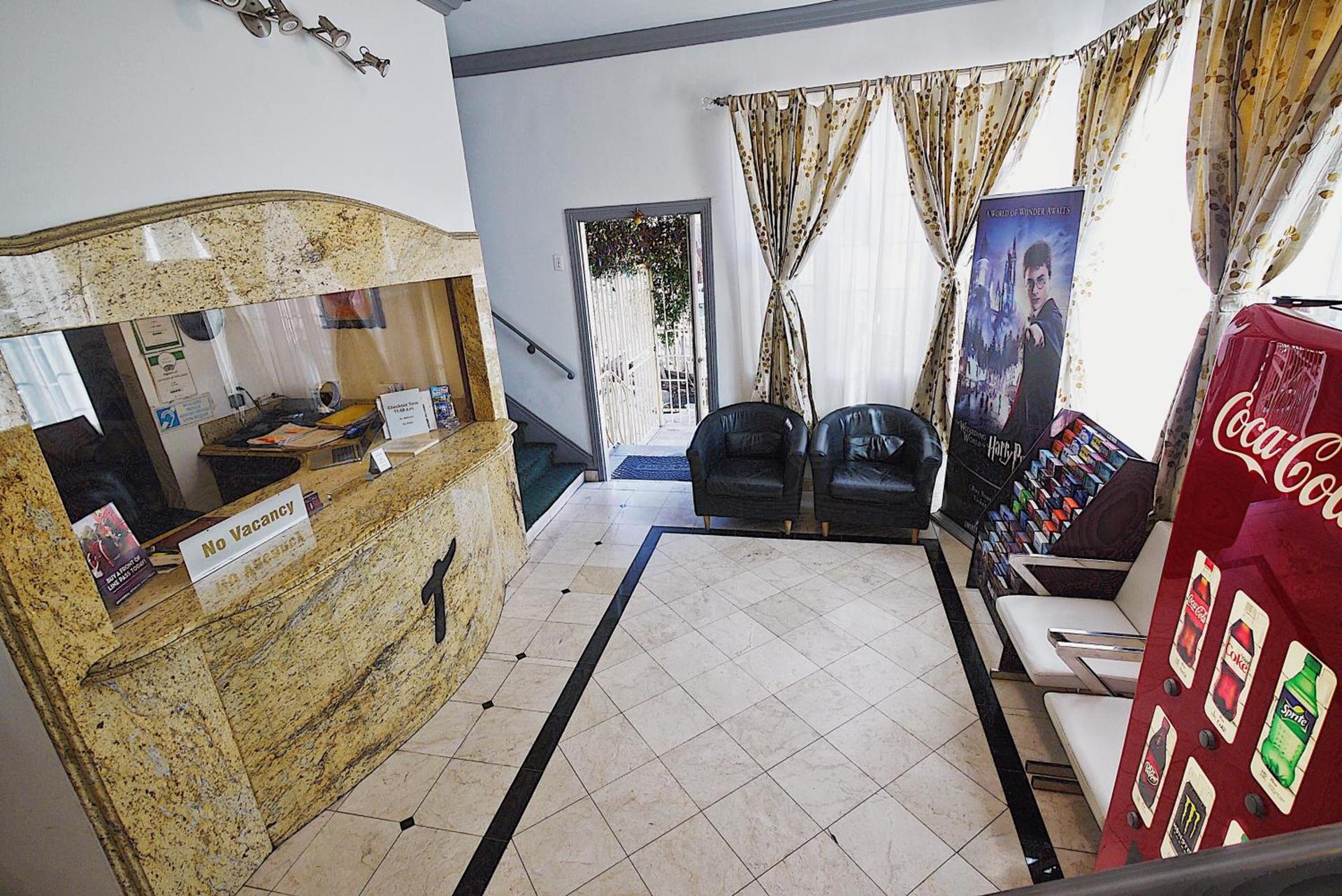 Trylon Hotel - Hollywood photo 3
