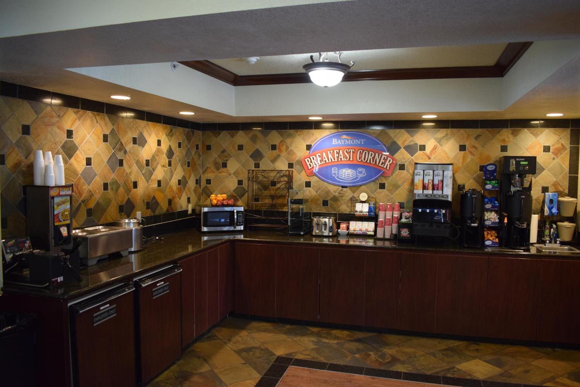 Baymont by Wyndham Yakima Riverfront photo 27