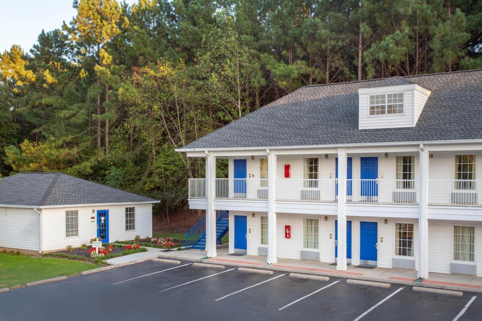 Baymont by Wyndham Greenwood photo 24