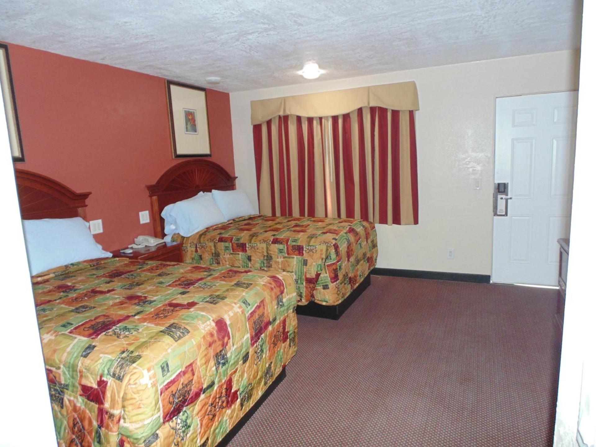 Western Inn & Suites photo 25