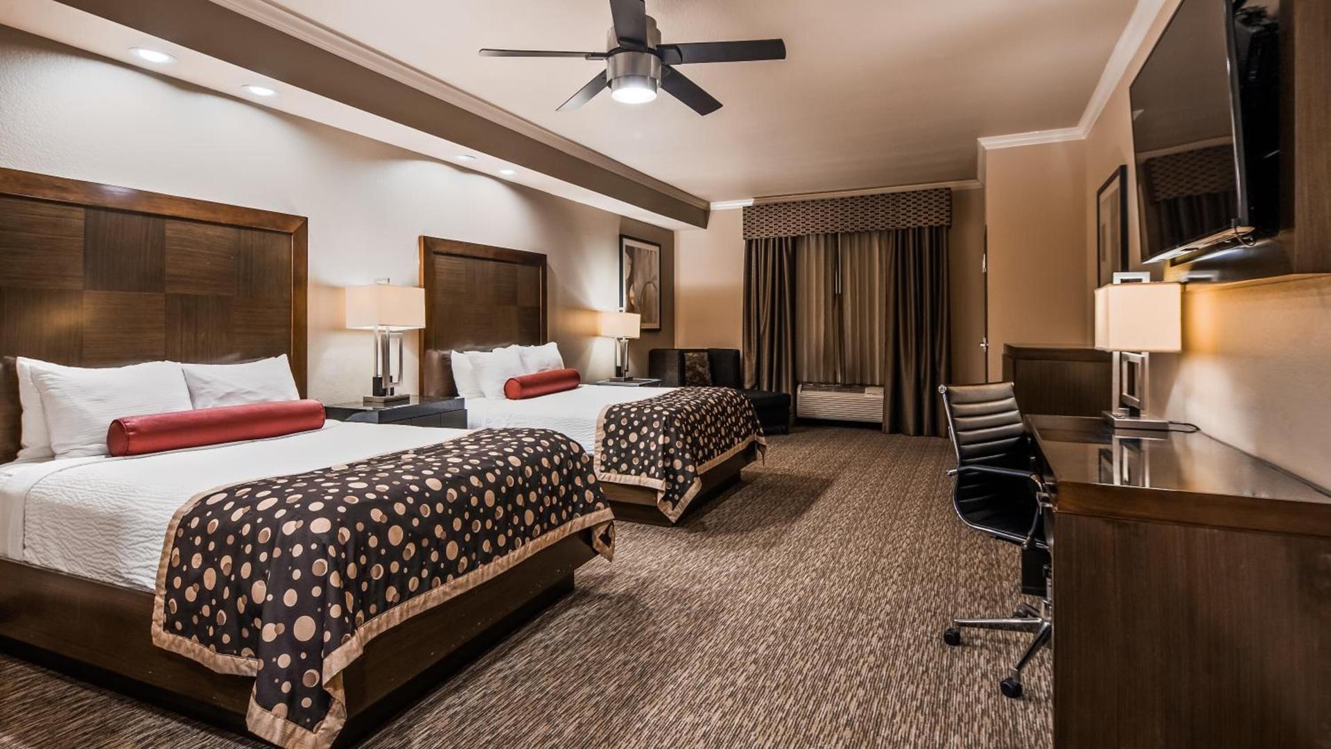 Best Western Premier Crown Chase Inn & Suites photo 7