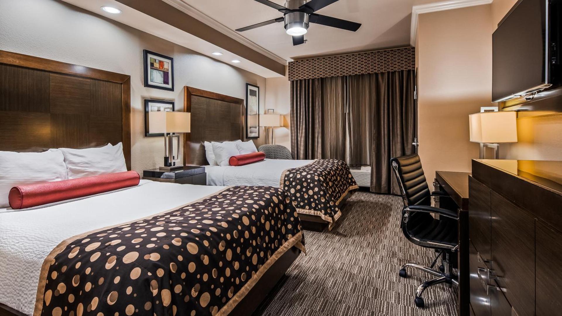 Best Western Premier Crown Chase Inn & Suites photo 23