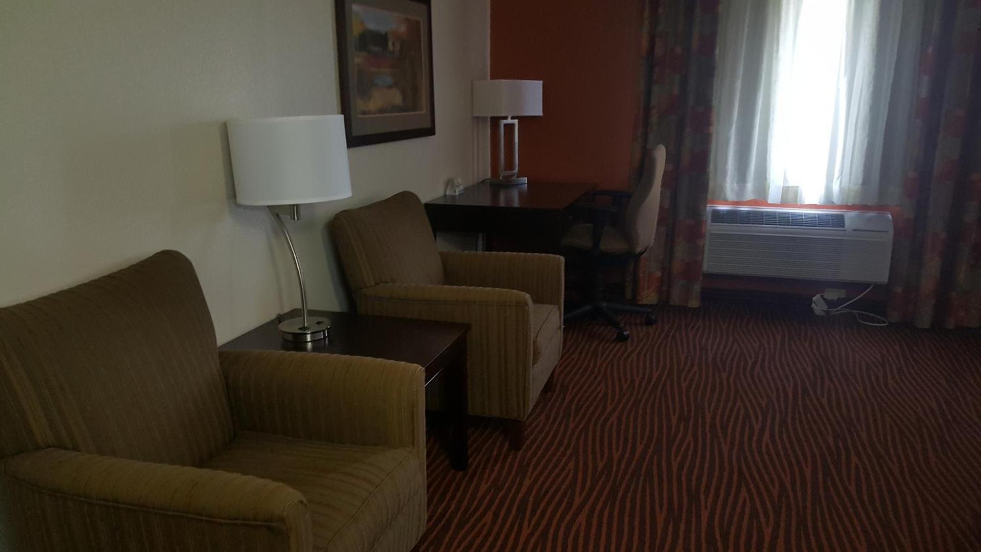 AmericInn by Wyndham Muscatine photo 18