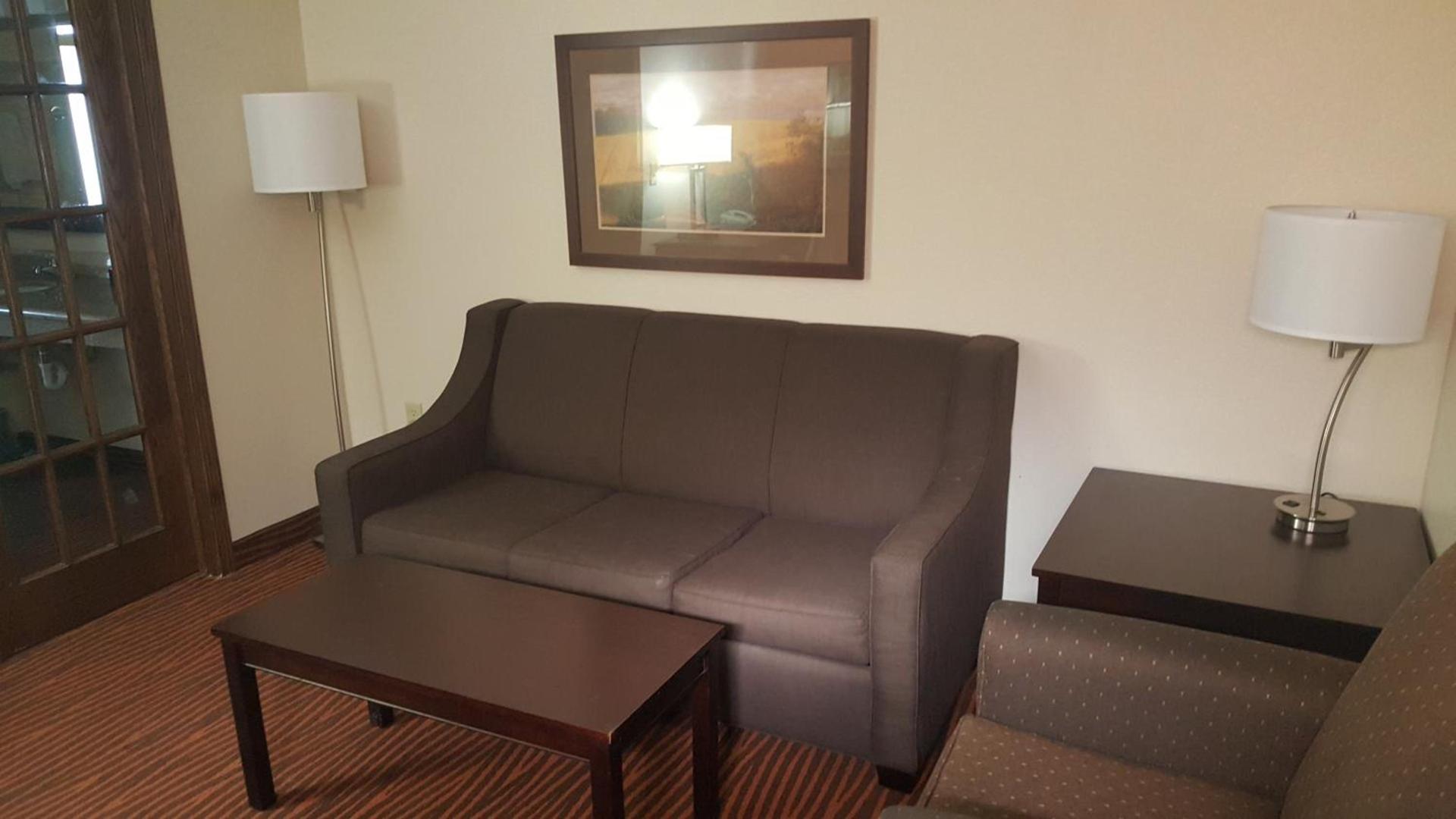 AmericInn by Wyndham Muscatine photo 15