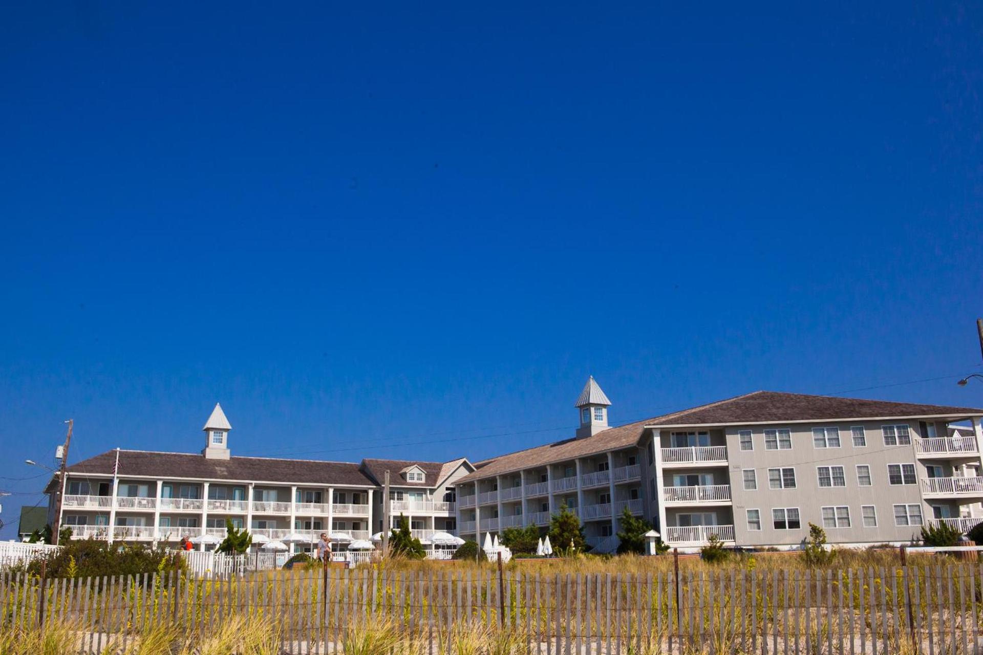 Sandpiper Beach Club photo 1