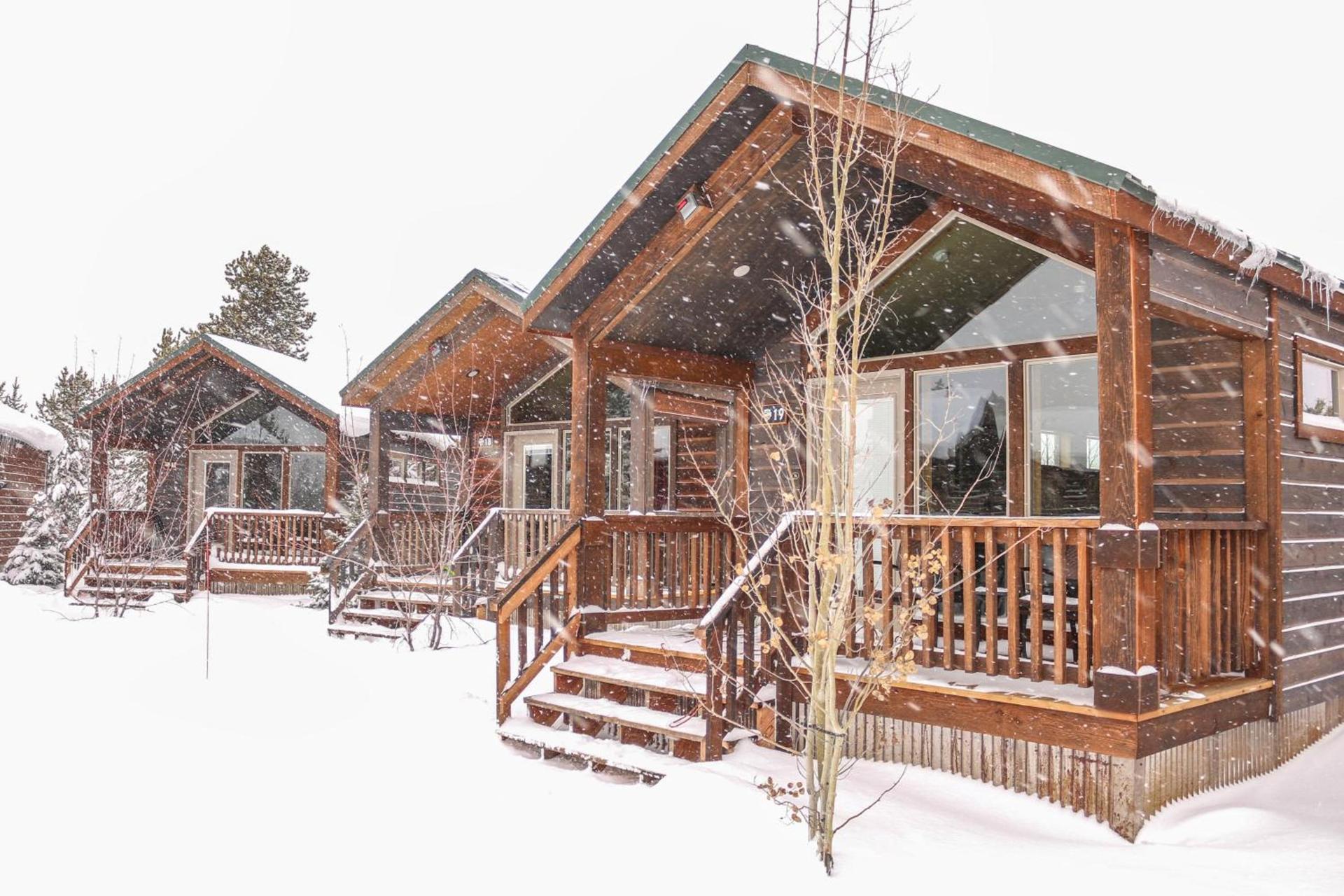 Explorer Cabins at Yellowstone — hotel in West Yellowstone