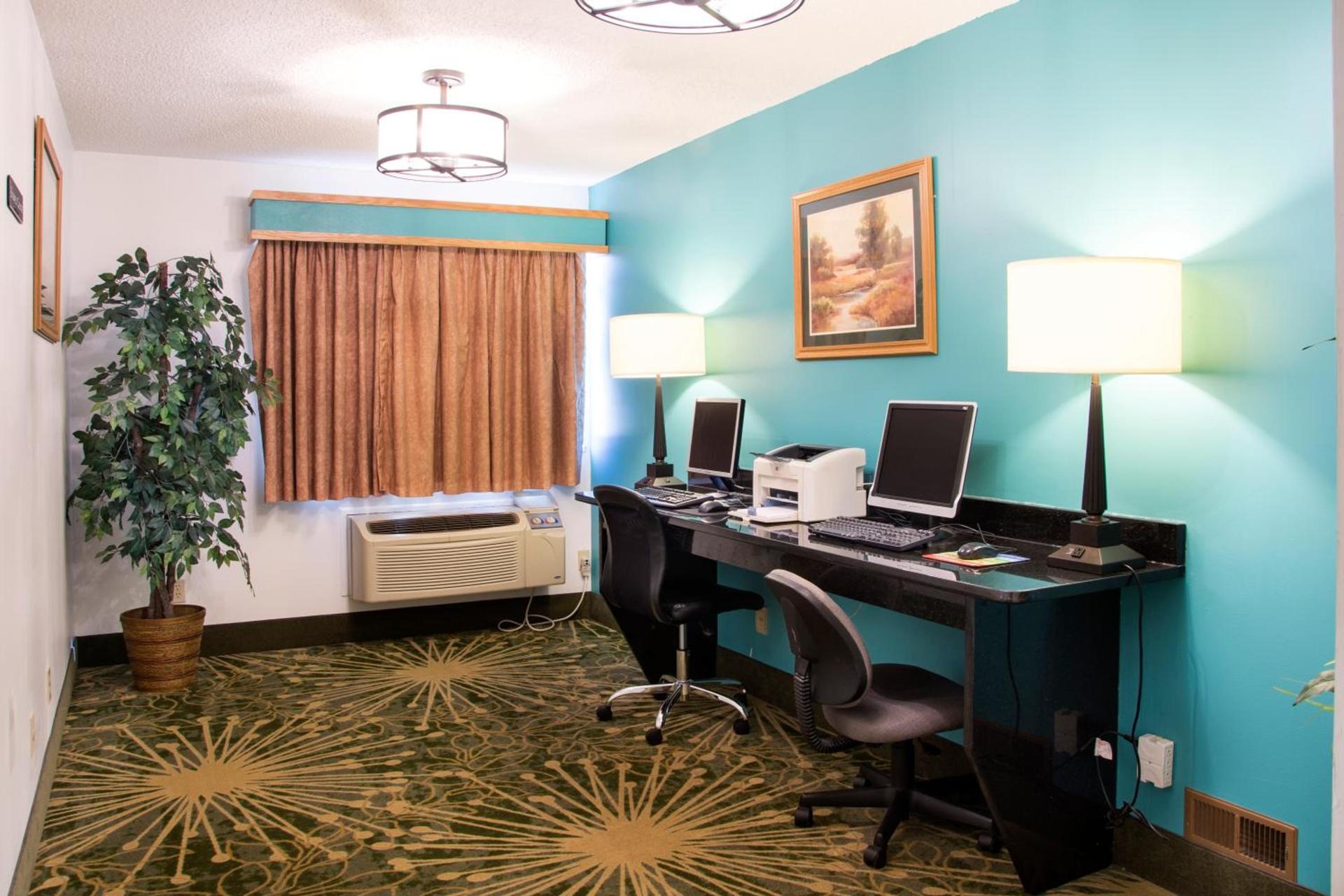 Baymont by Wyndham Robinson photo 10