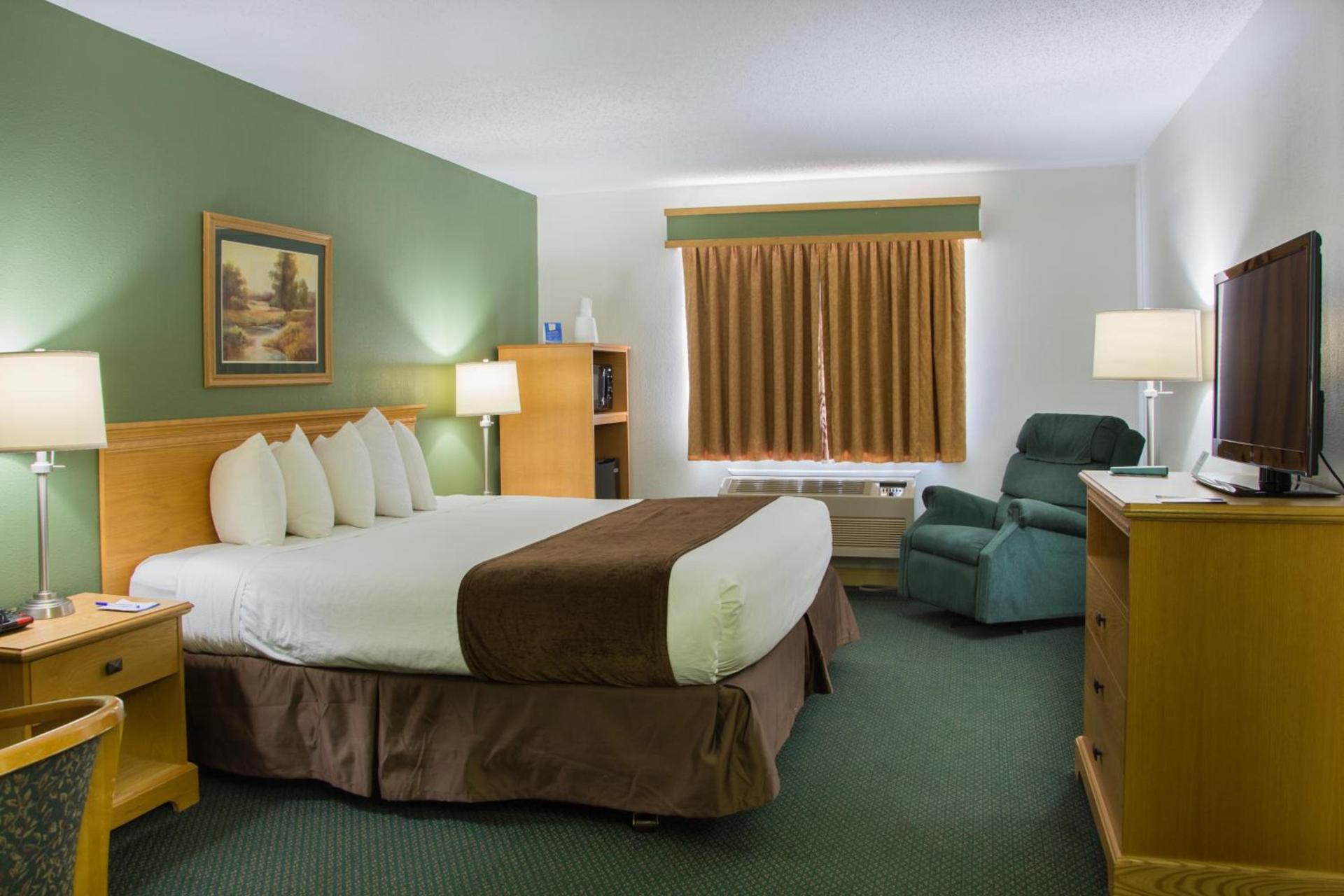 Baymont by Wyndham Robinson photo 20