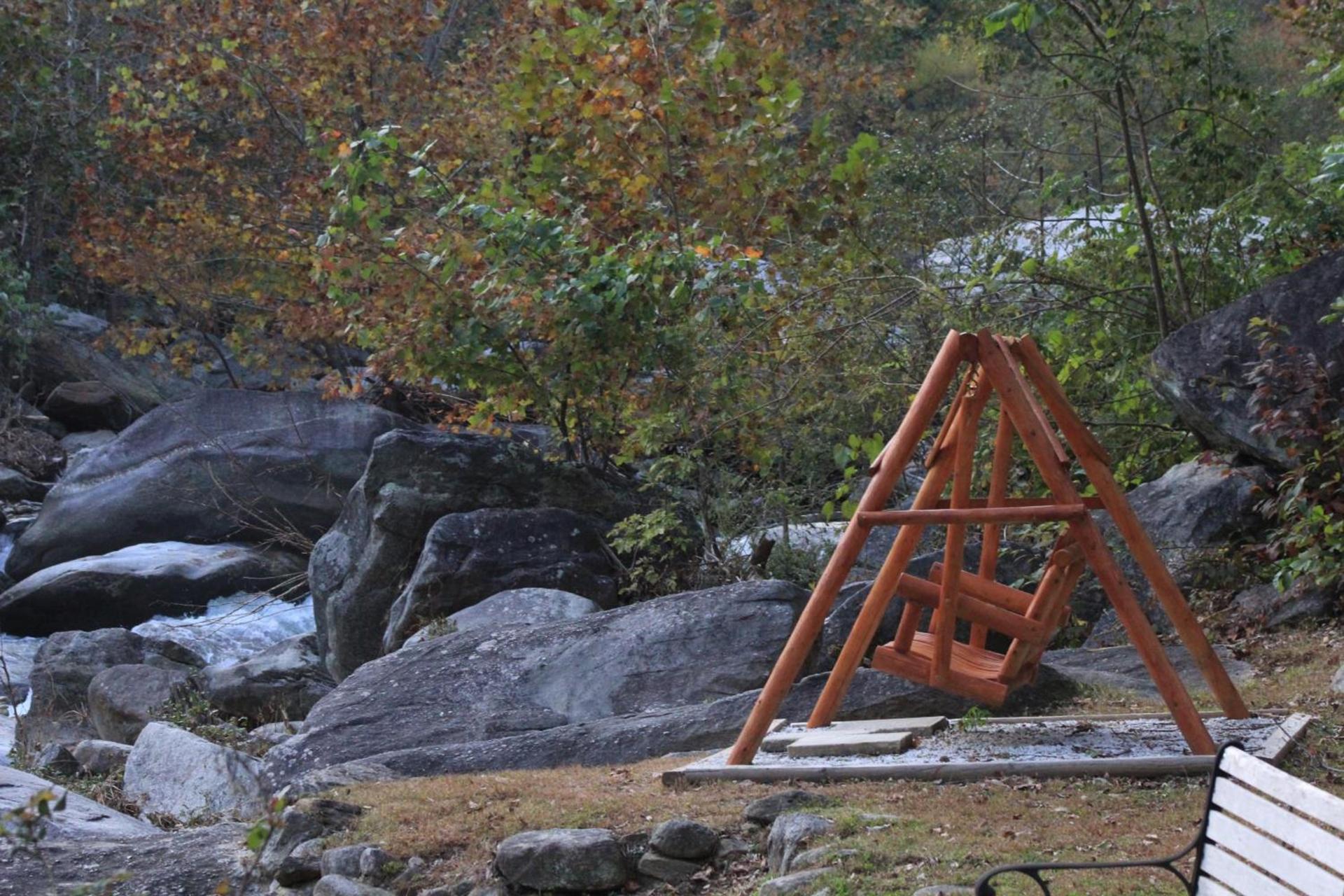 The Evening Shade River Lodge and Cabins photo 9