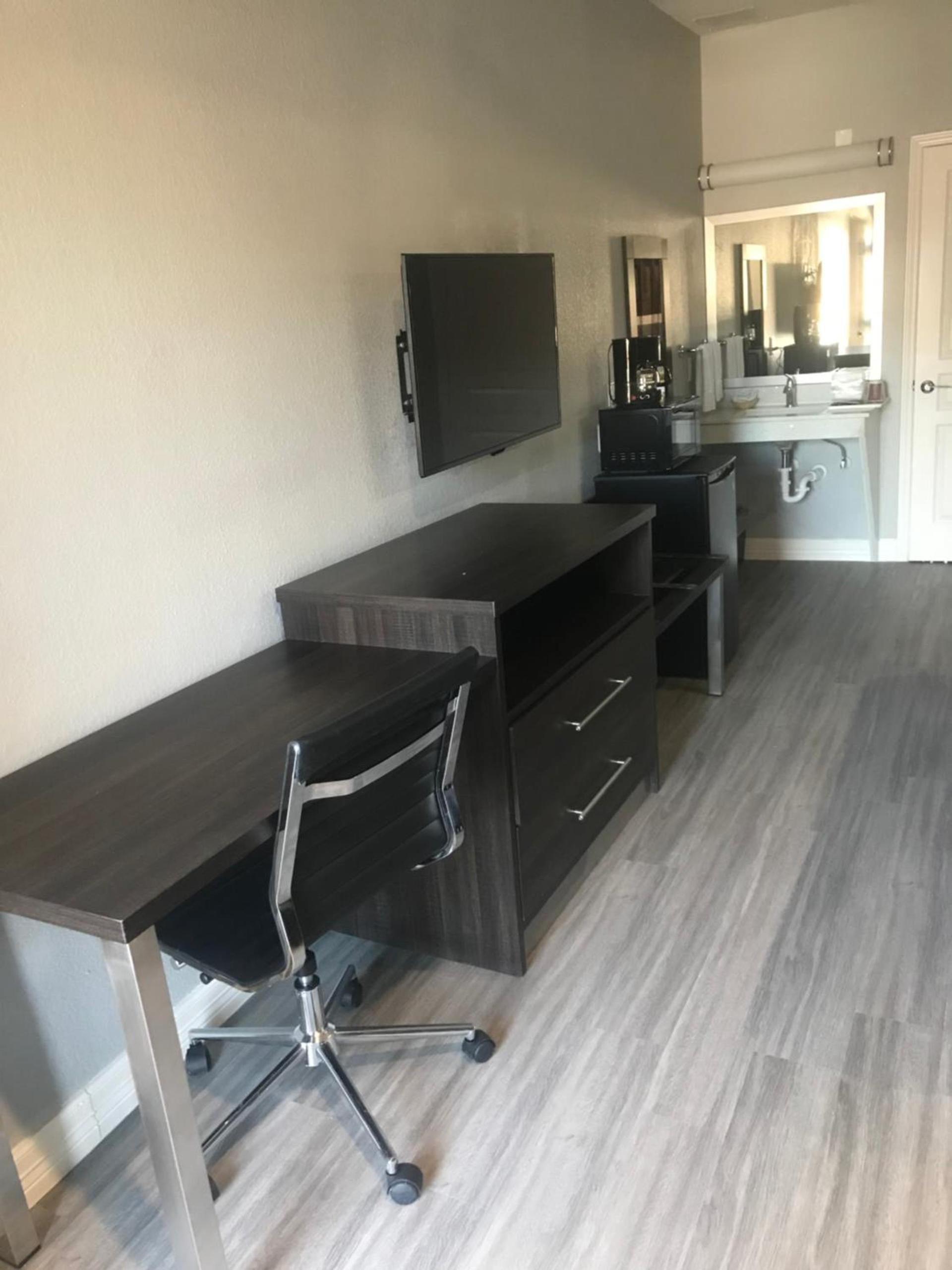 The Residency Suites photo 12