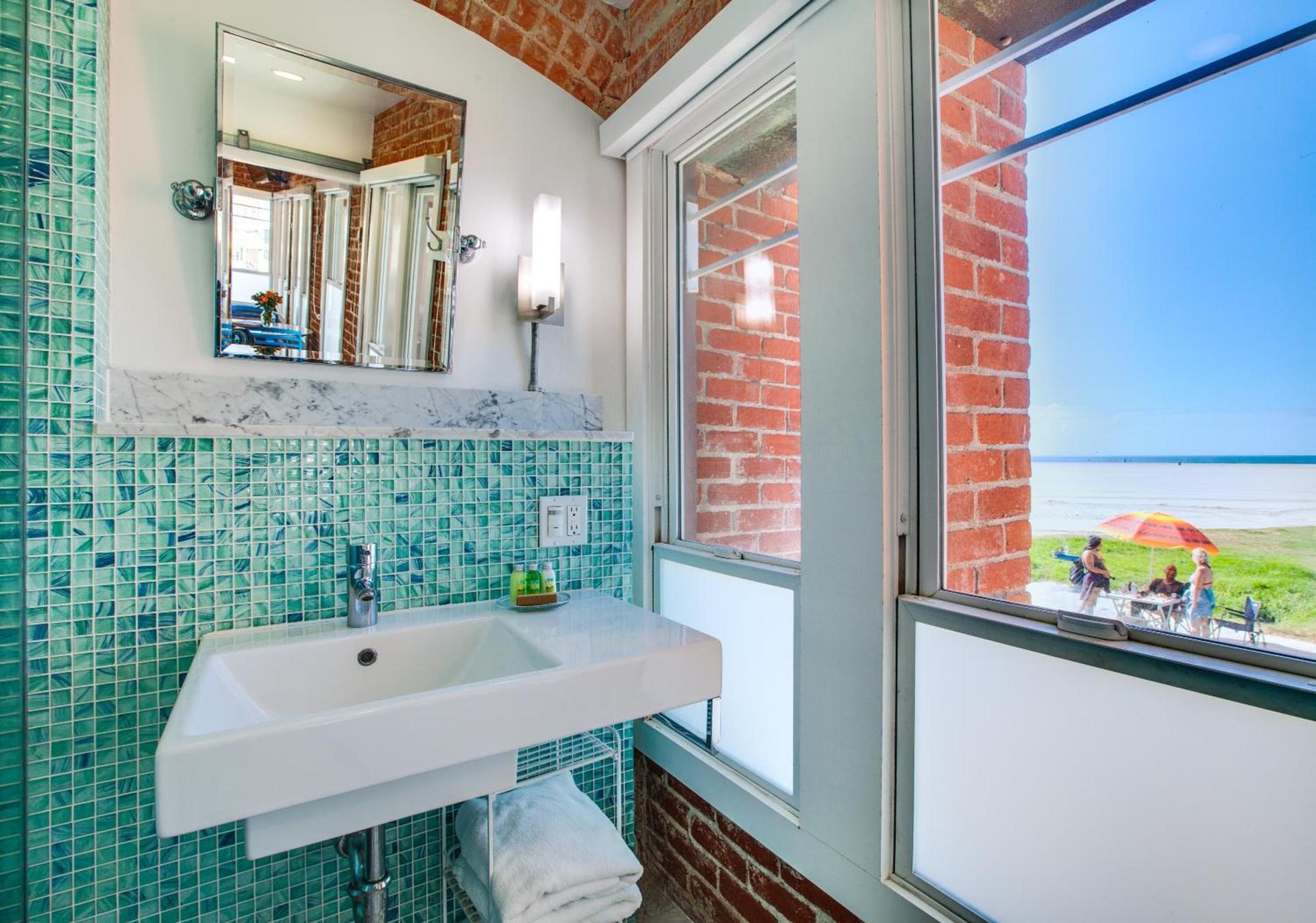 Venice Breeze Suites photo 34