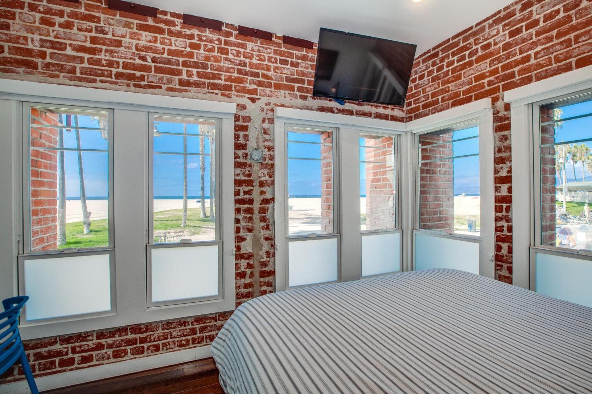 Venice Breeze Suites photo 40